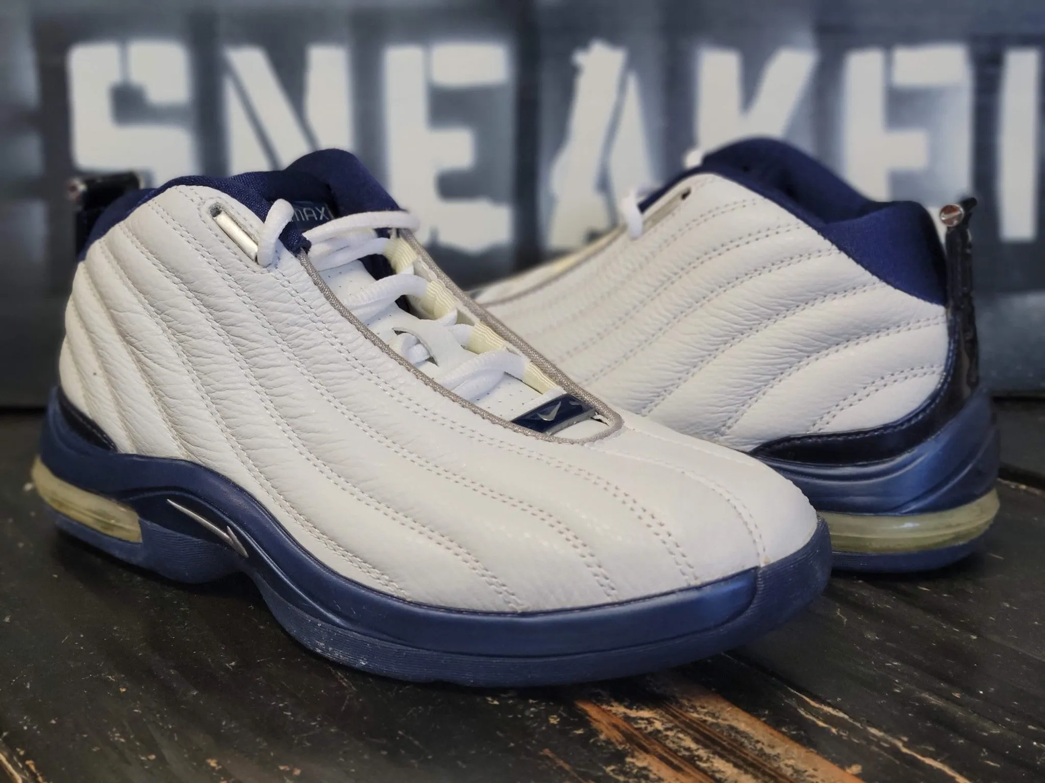 hand - washable shoes 2002 Nike Air Max Chosen White/Chrome/Navy Blue Vintage Shoes 303968-103 Men 6.5
