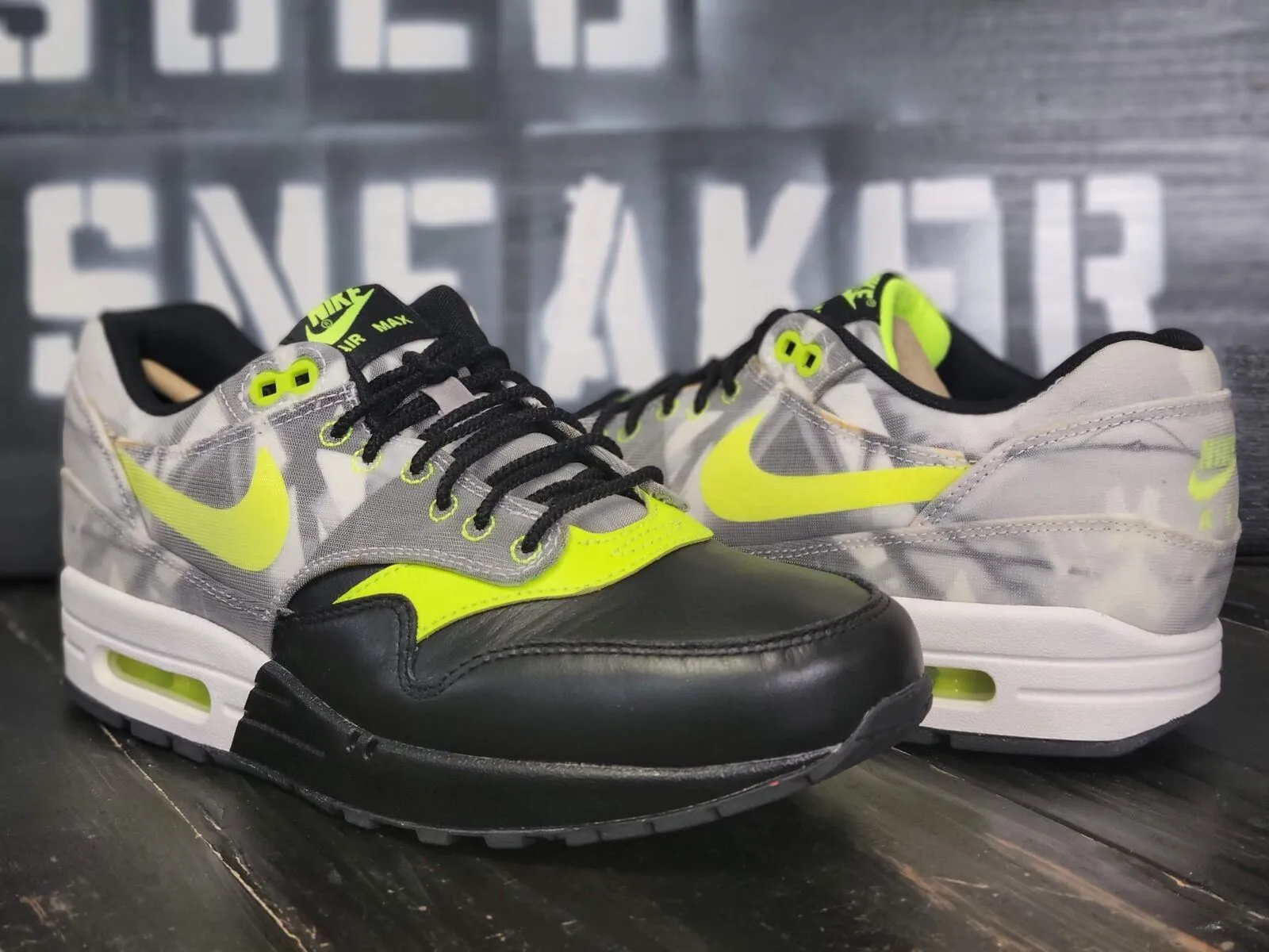 2014 Nike Air Max I 1 FV QS Black/Volt Running Shoes 677340-001 Women 9.5 SupportiveMidfoot Phylon Midsole