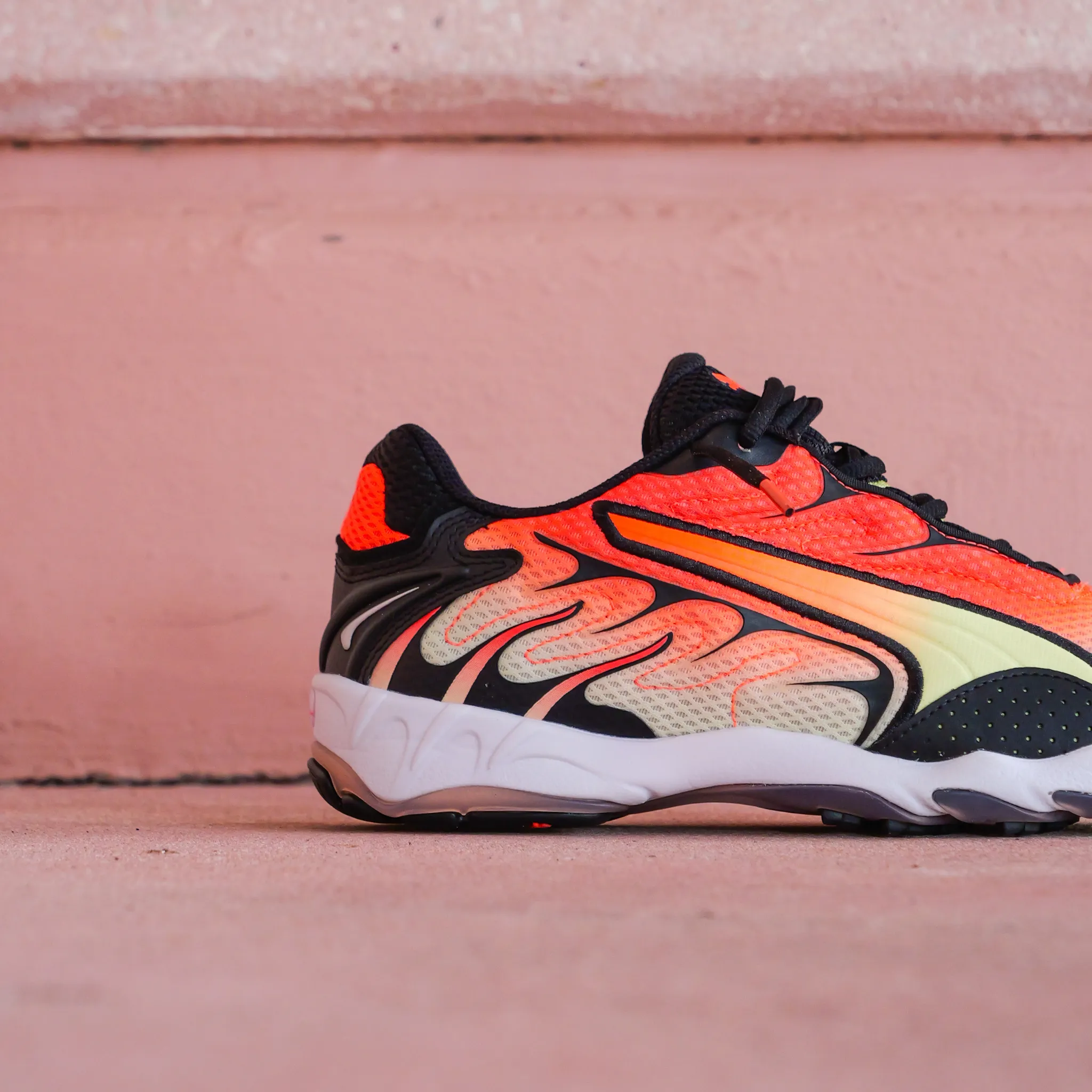 Mens Puma Inhale (Glowing Red/Black) cross - trainers' versatility