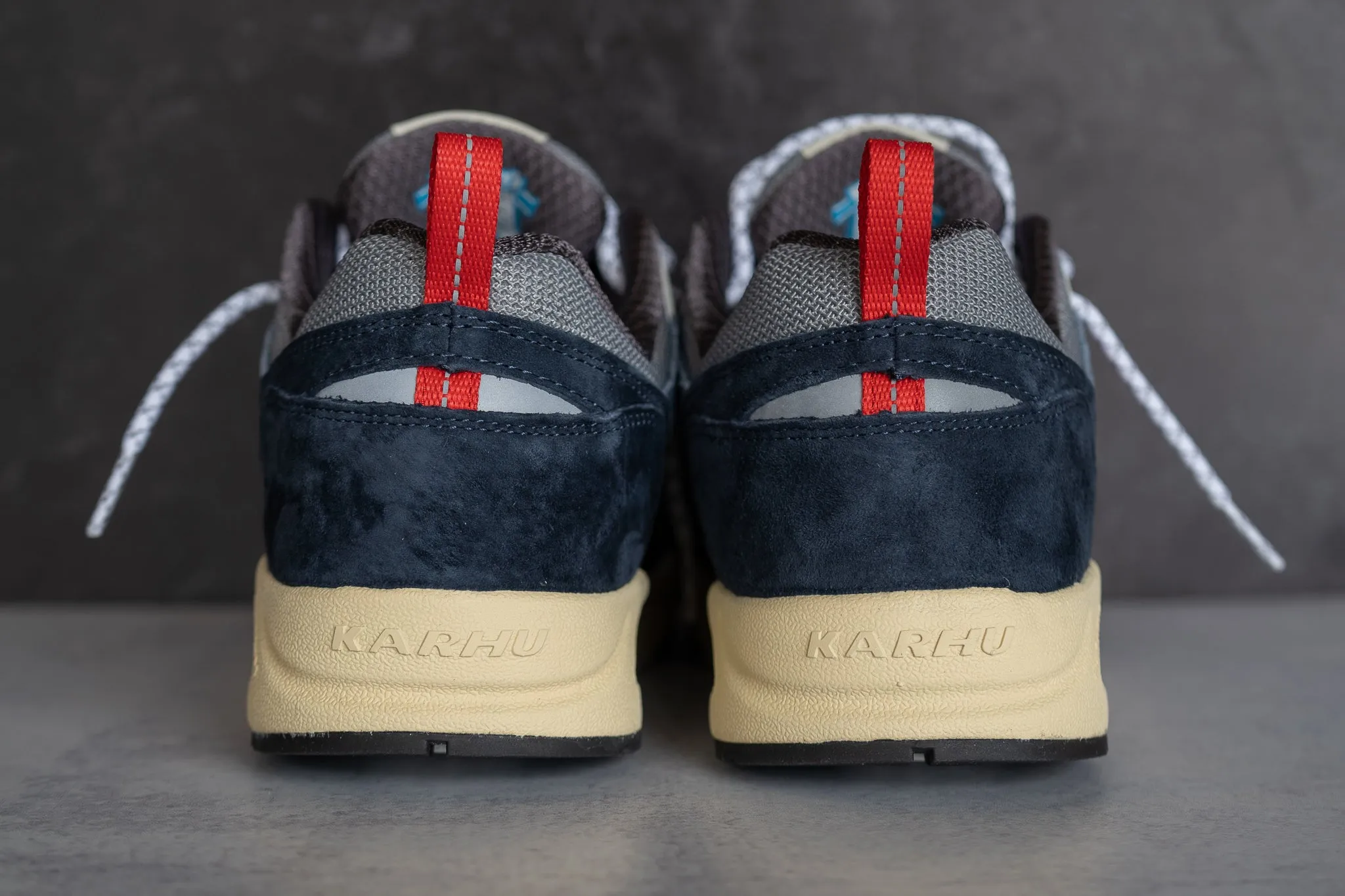 Karhu Fusion 2.0 (India Ink/Fiery Red) padding - type ethnic
