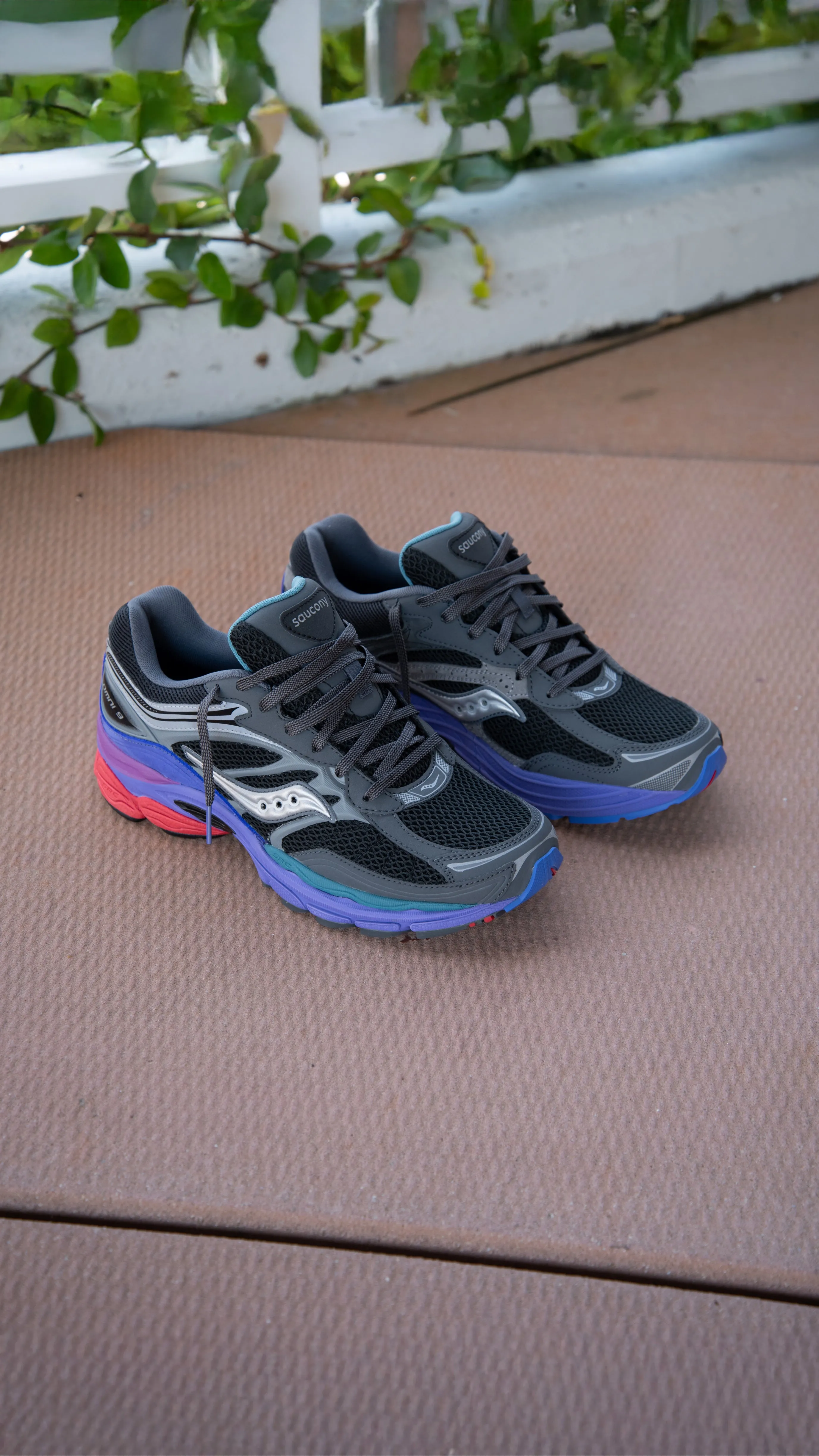 yoga enthusiasts Practical Mens Saucony ProGrid Omni 9 Galaxy (Black/Multi)