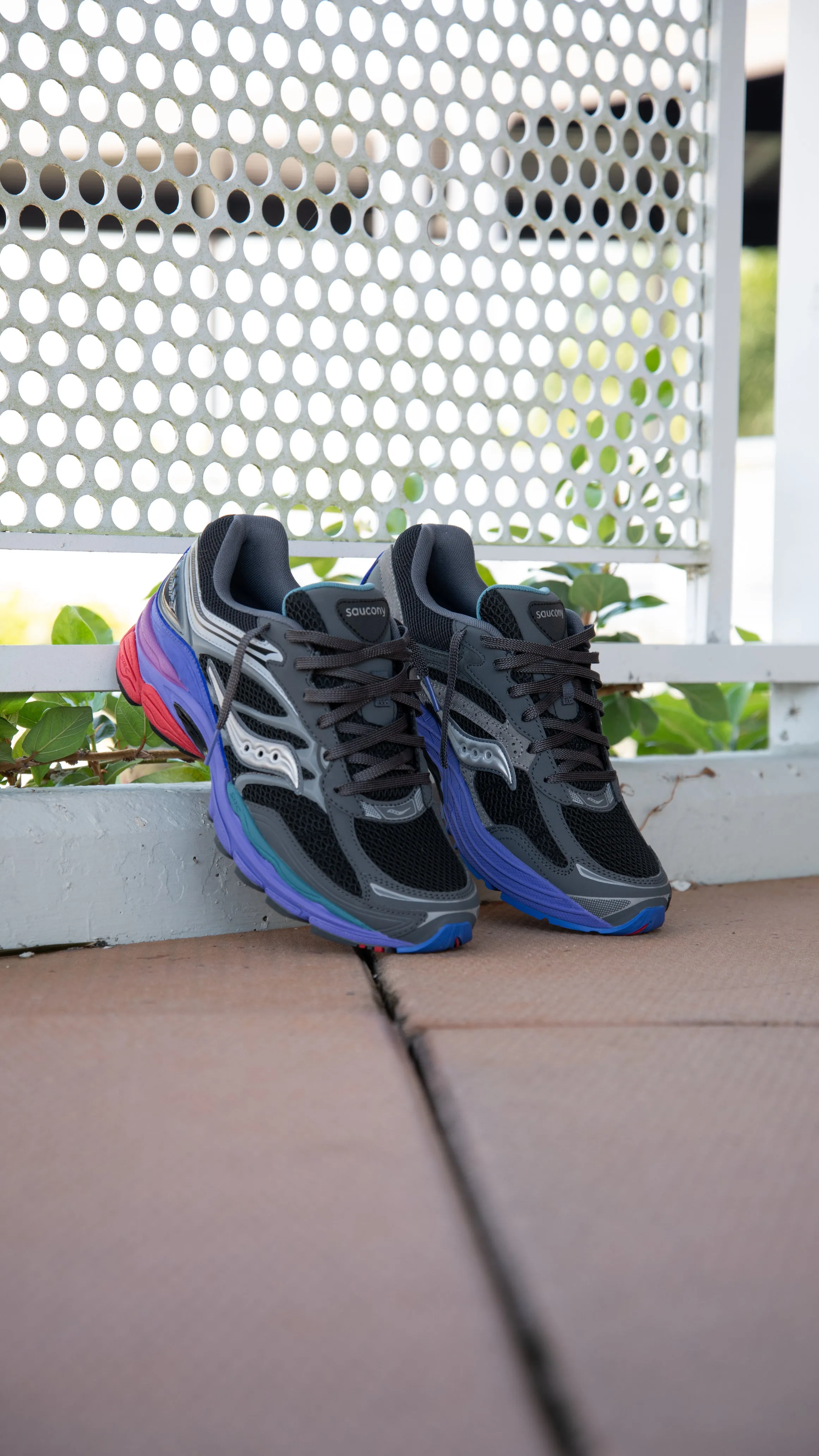 Travel Shoes Mens Saucony ProGrid Omni 9 Galaxy (Black/Multi)