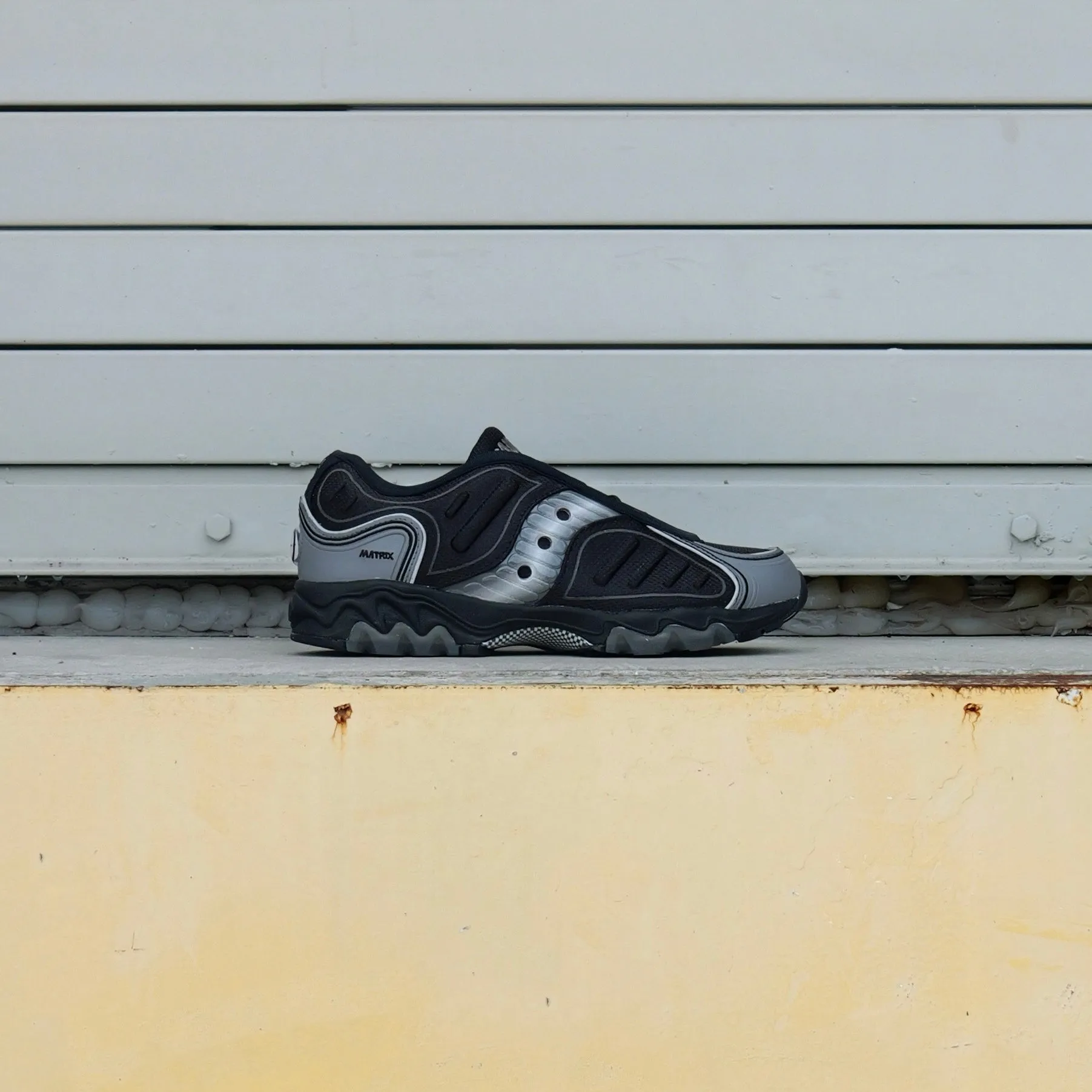 least pool golfers' accuracy Saucony "Matrix" (Black/Metallic)