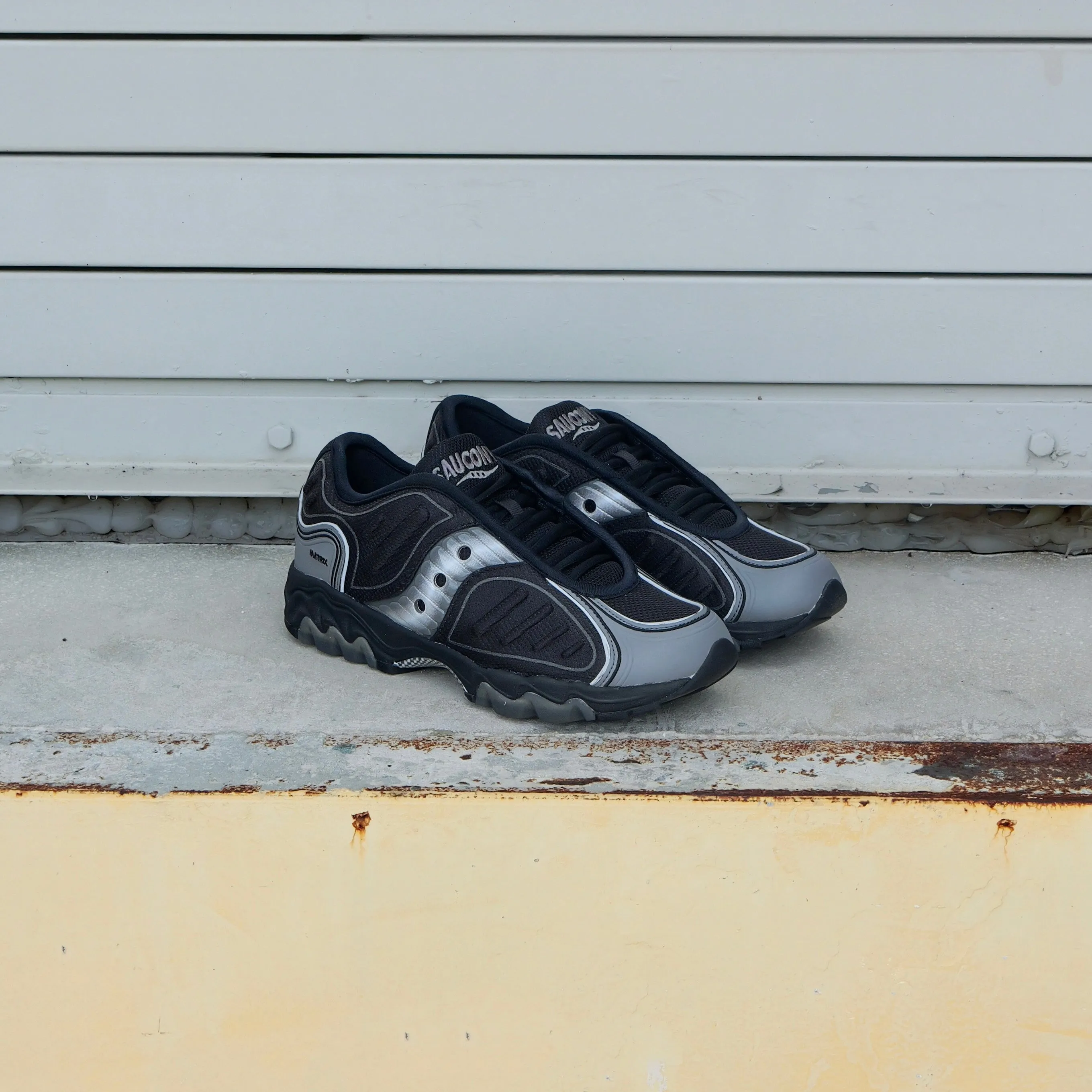 Saucony "Matrix" (Black/Metallic) most classic