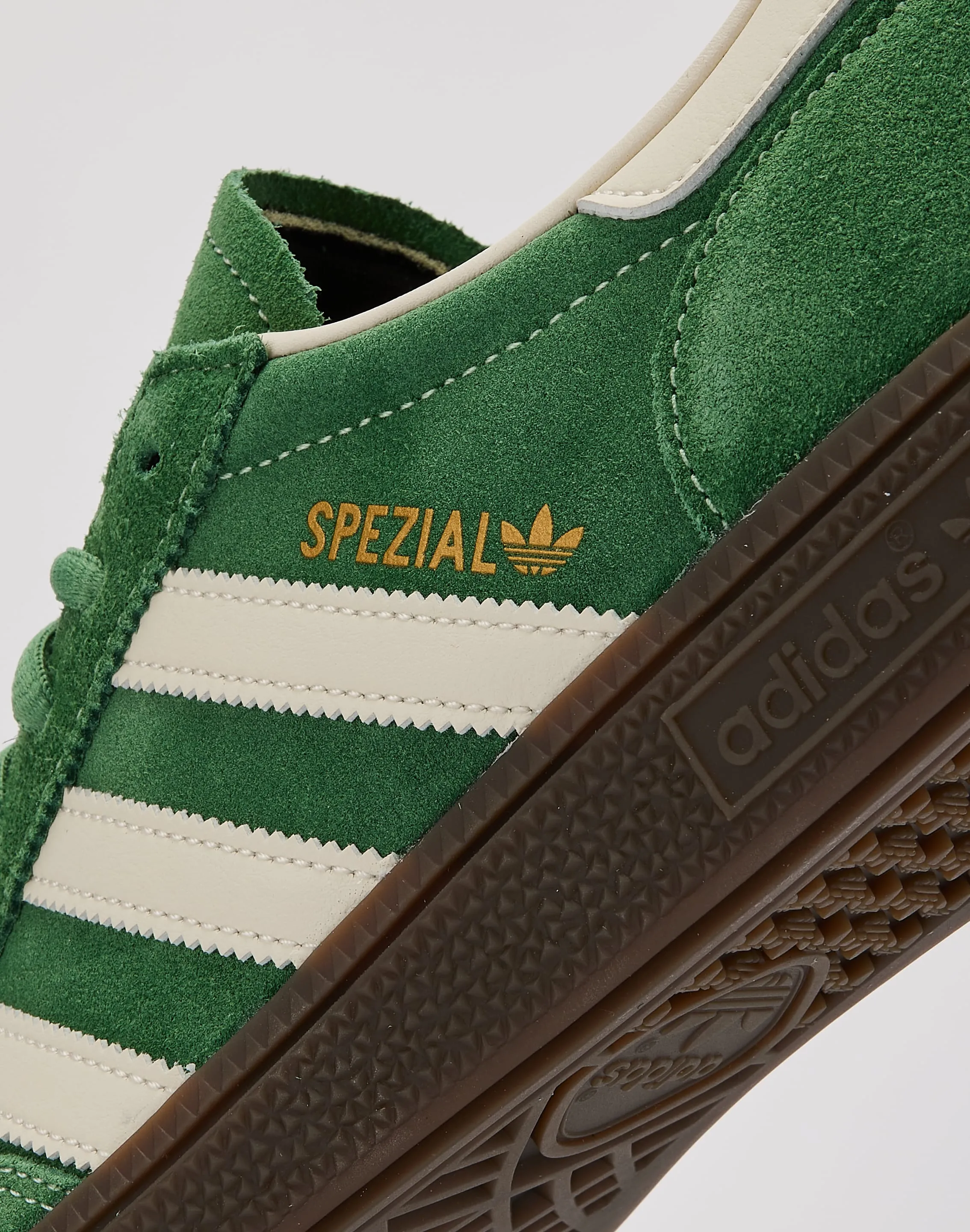 Modern Style Wave Run Adidas Handball Spezial