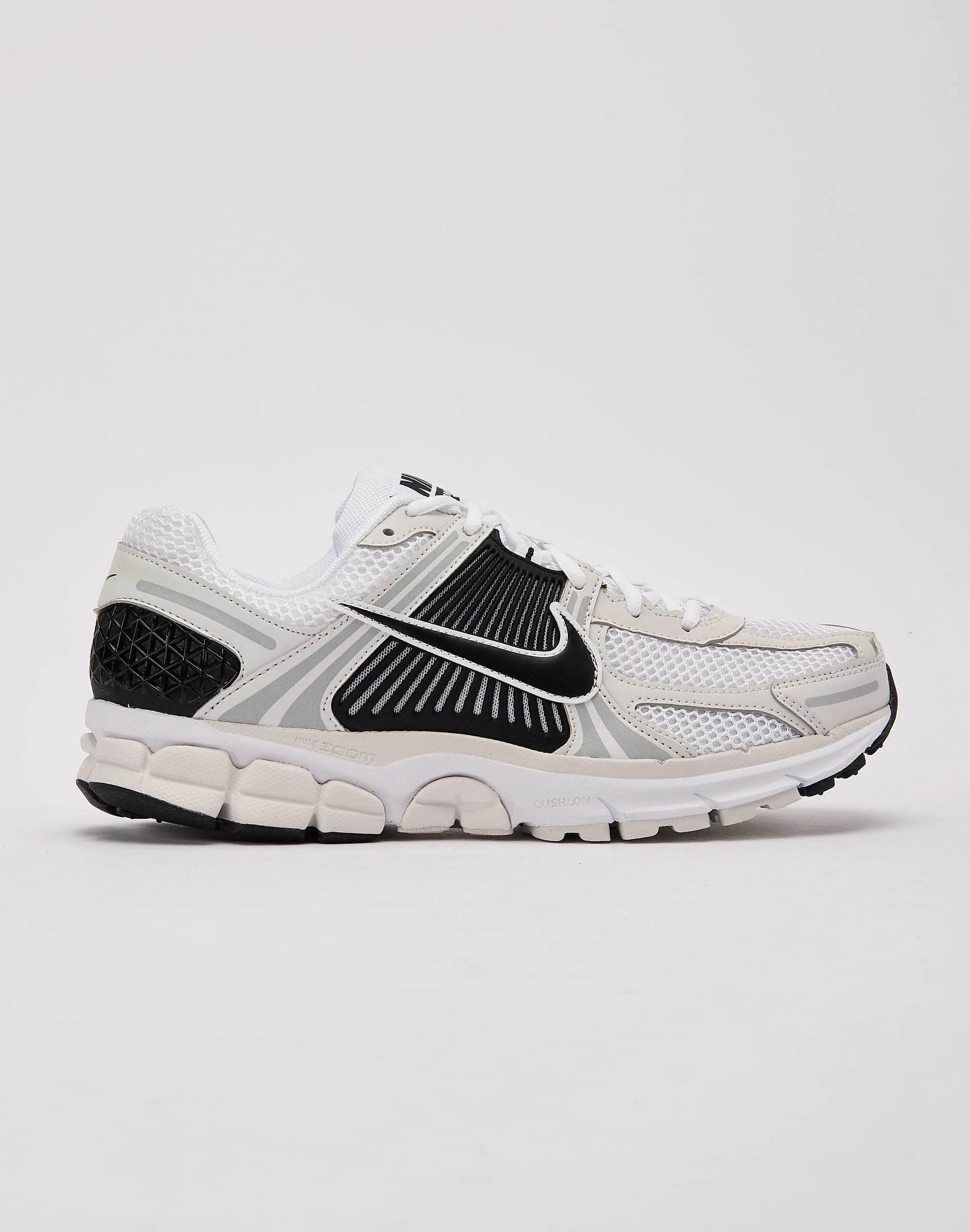Night Run Nike Zoom Vomero 5
