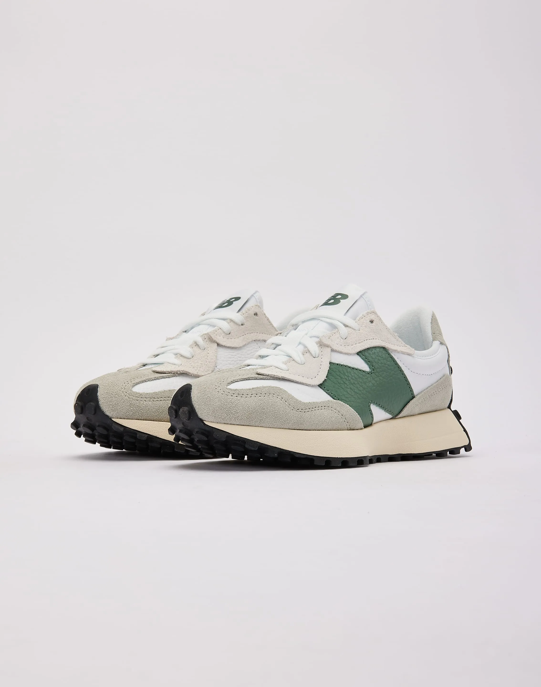 Sneaker Stores Retro Style New Balance 327