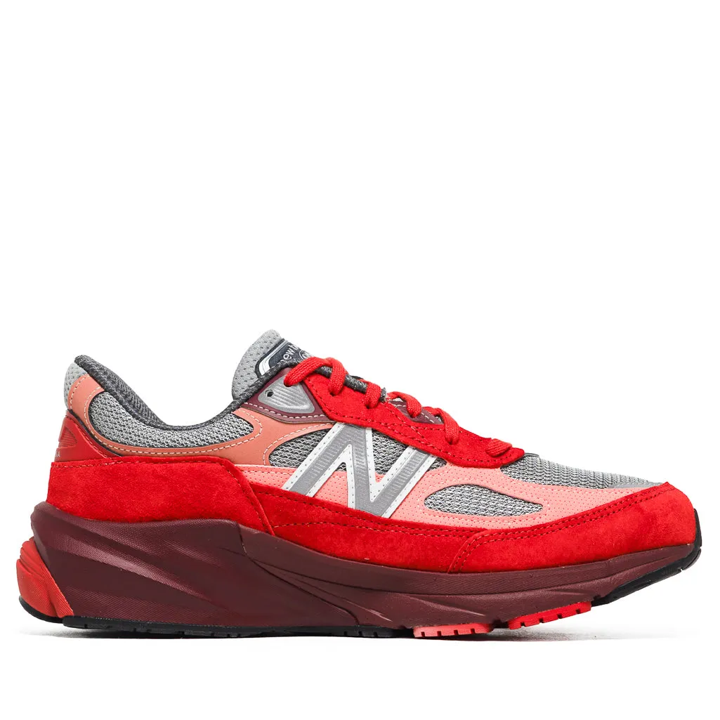 New Balance Made In USA 990v6 - Molten Lava/Monarch Burgundy running in suburbs Obstacle course
