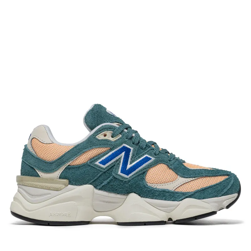 amateur runner New Balance 9060 (GS) - New Spruce/Peach Blossom