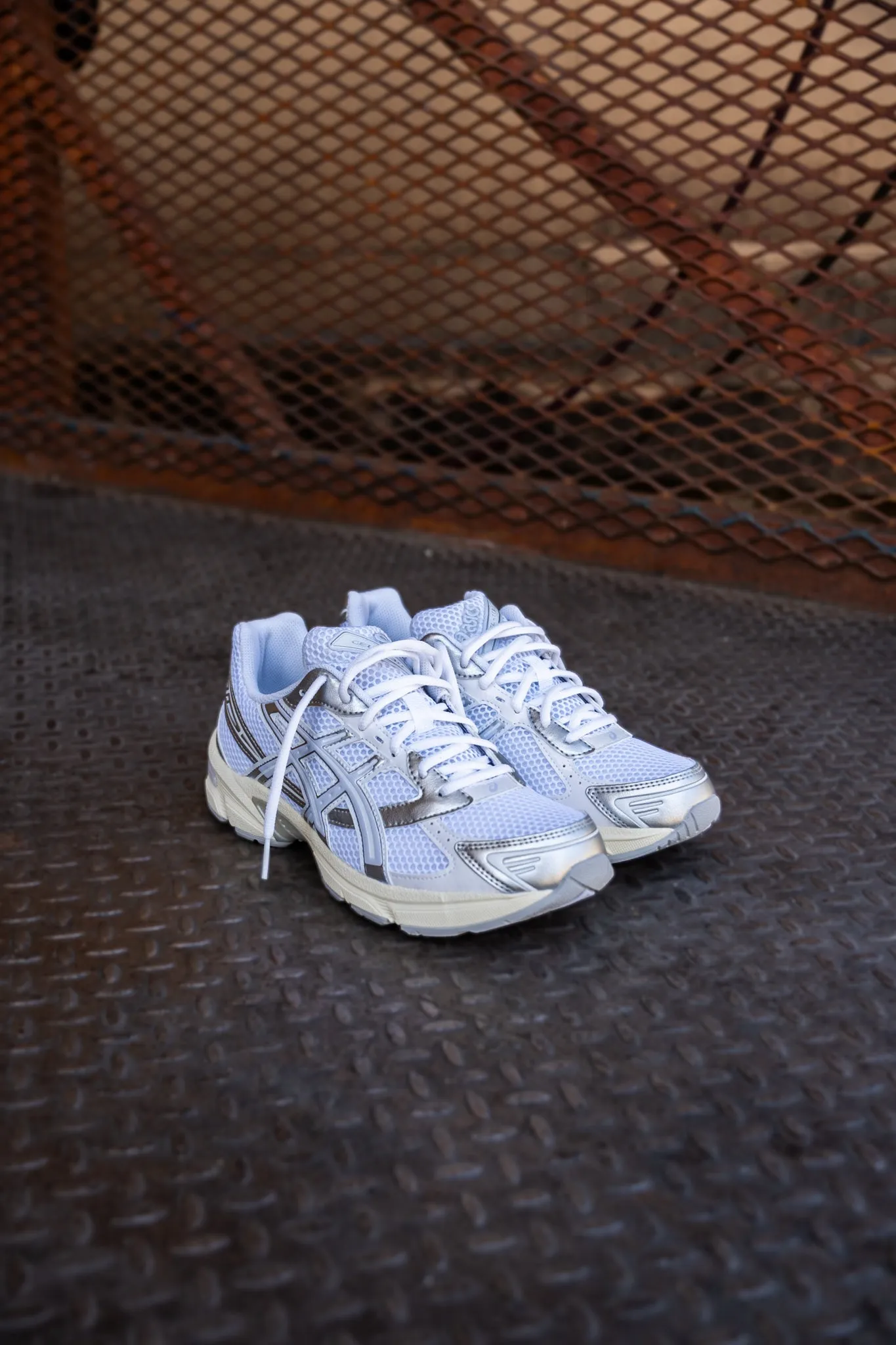 Mens Asics Gel-1130 (White/Blue Fade) Elegant flair Sporty