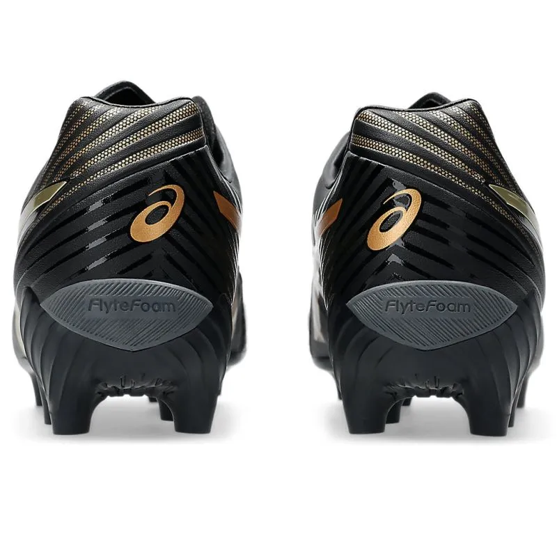 Ventilated slim fit ASICS Lethal Flash IT 3 Adults Football Boots