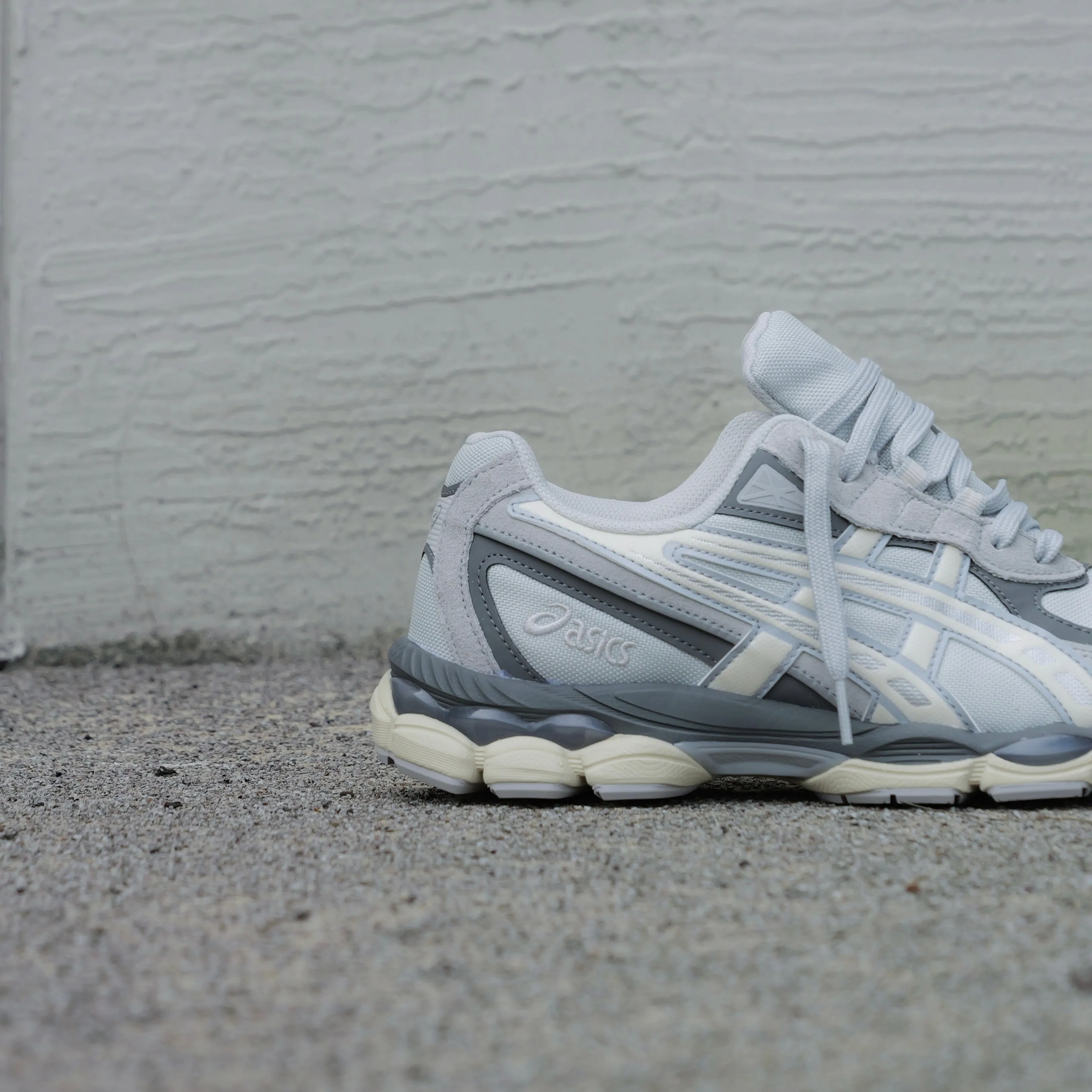 One-of-a-kind Mens Asics Gel-NYC 2055 (Glacier Grey/Cream)