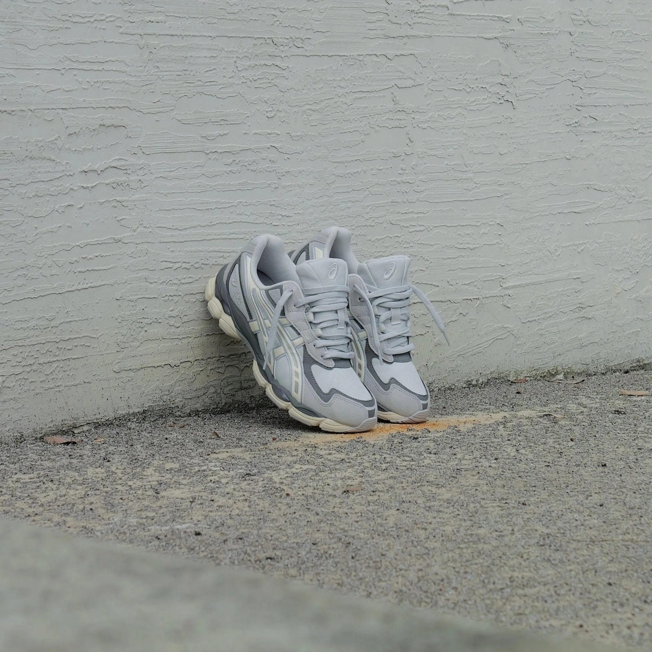 sunny athlete - style Mens Asics Gel-NYC 2055 (Glacier Grey/Cream)