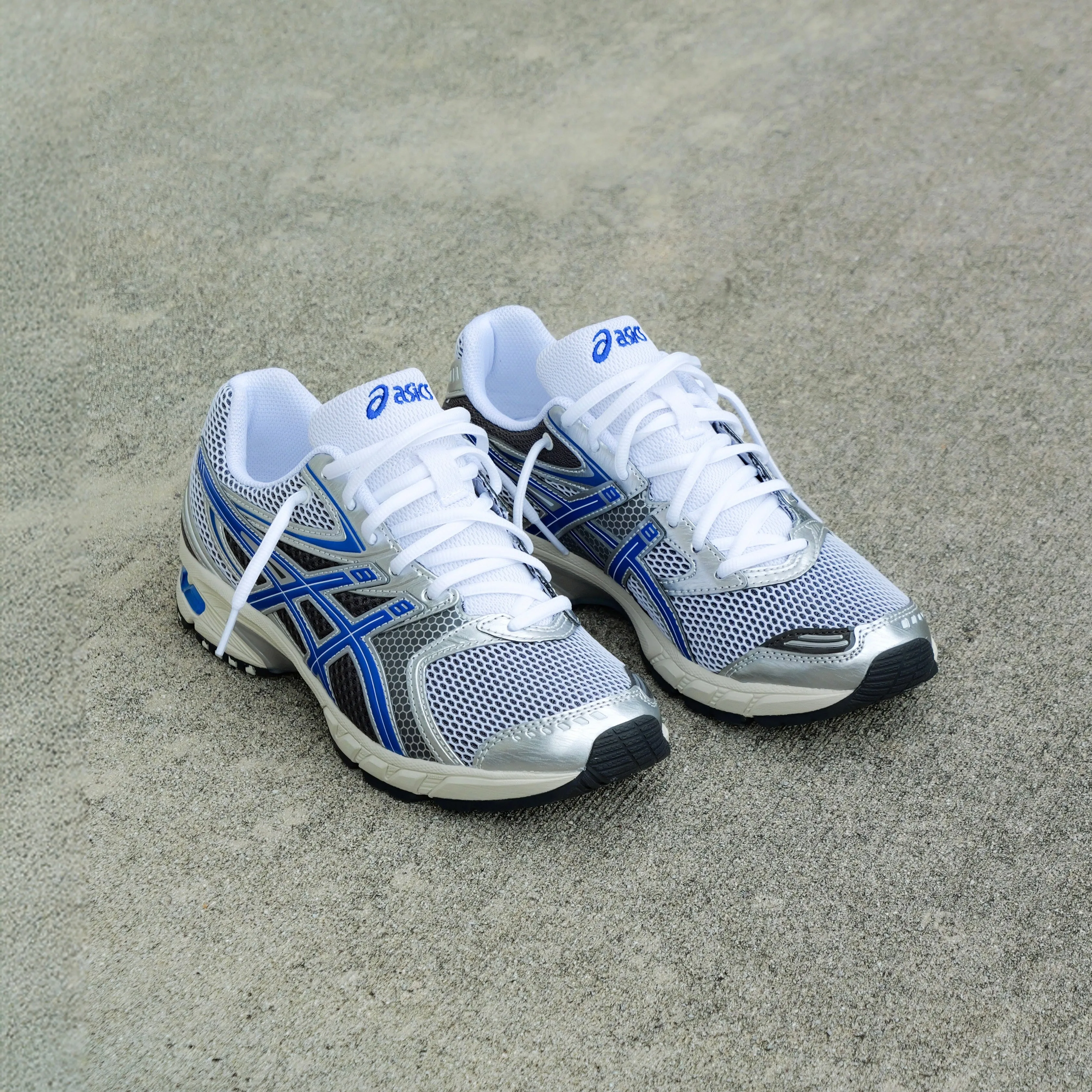 Mens Asics Gel-DS Trainer 14 (White/Asics Blue) Distinctive chic monogrammed