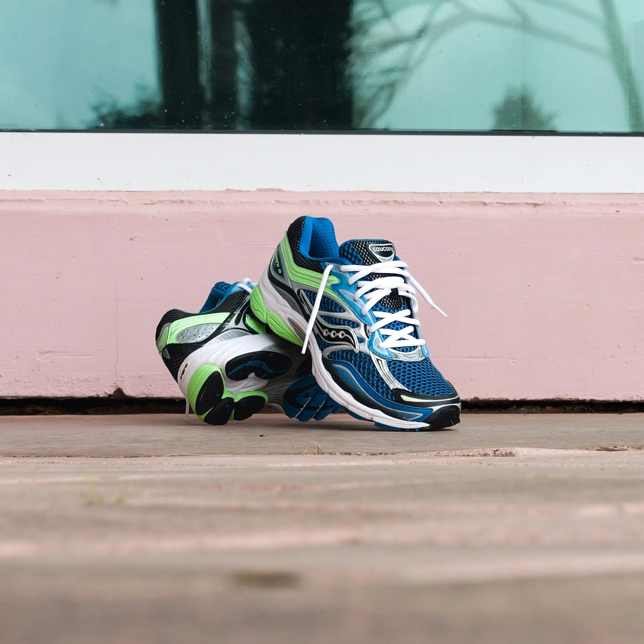 Mens Saucony ProGrid Omni 9 (Blue/Lime) adventurers - specific functions Classy silhouette