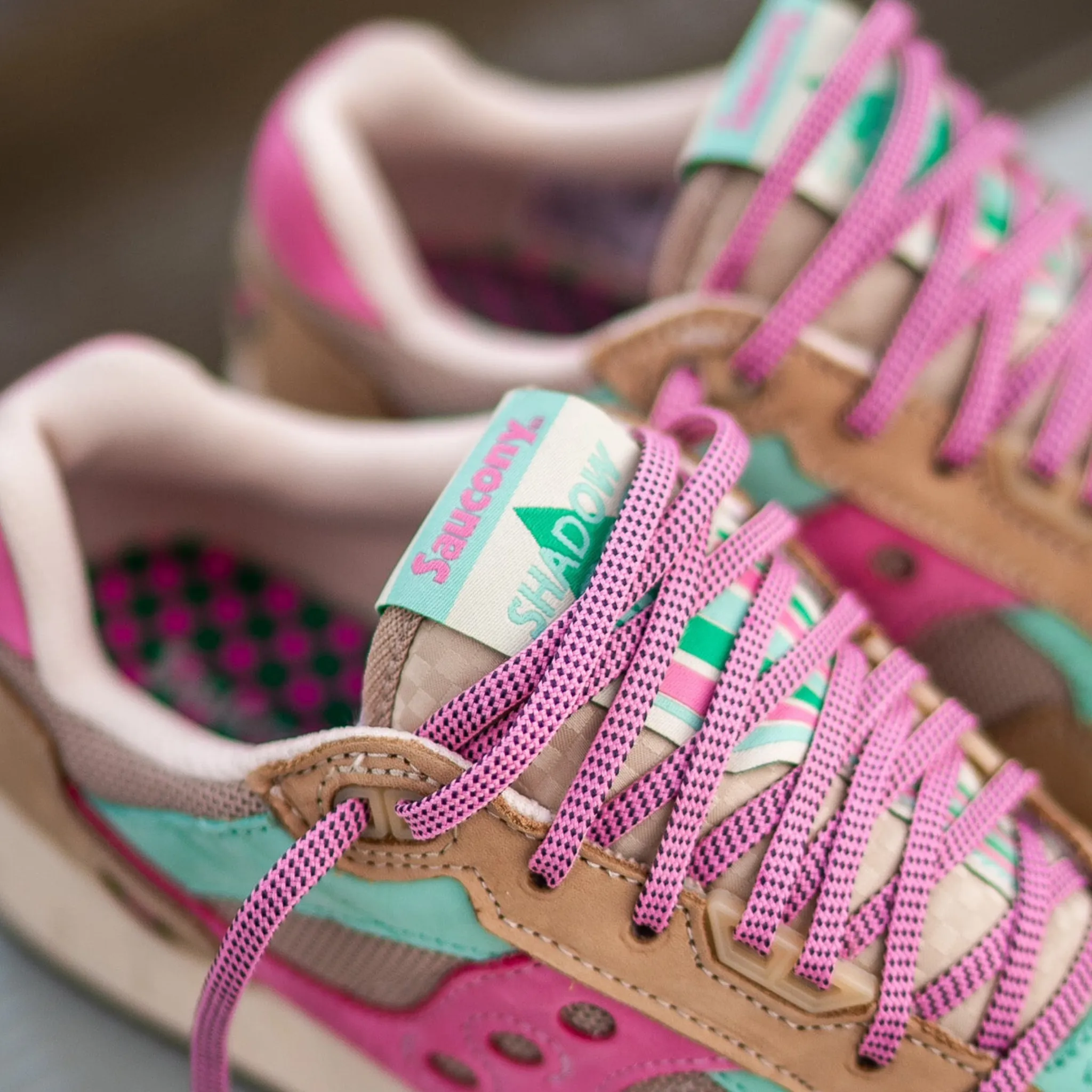tennis players' agility Saucony Shadow 5000 Earth Citizen (Gray/Pink)