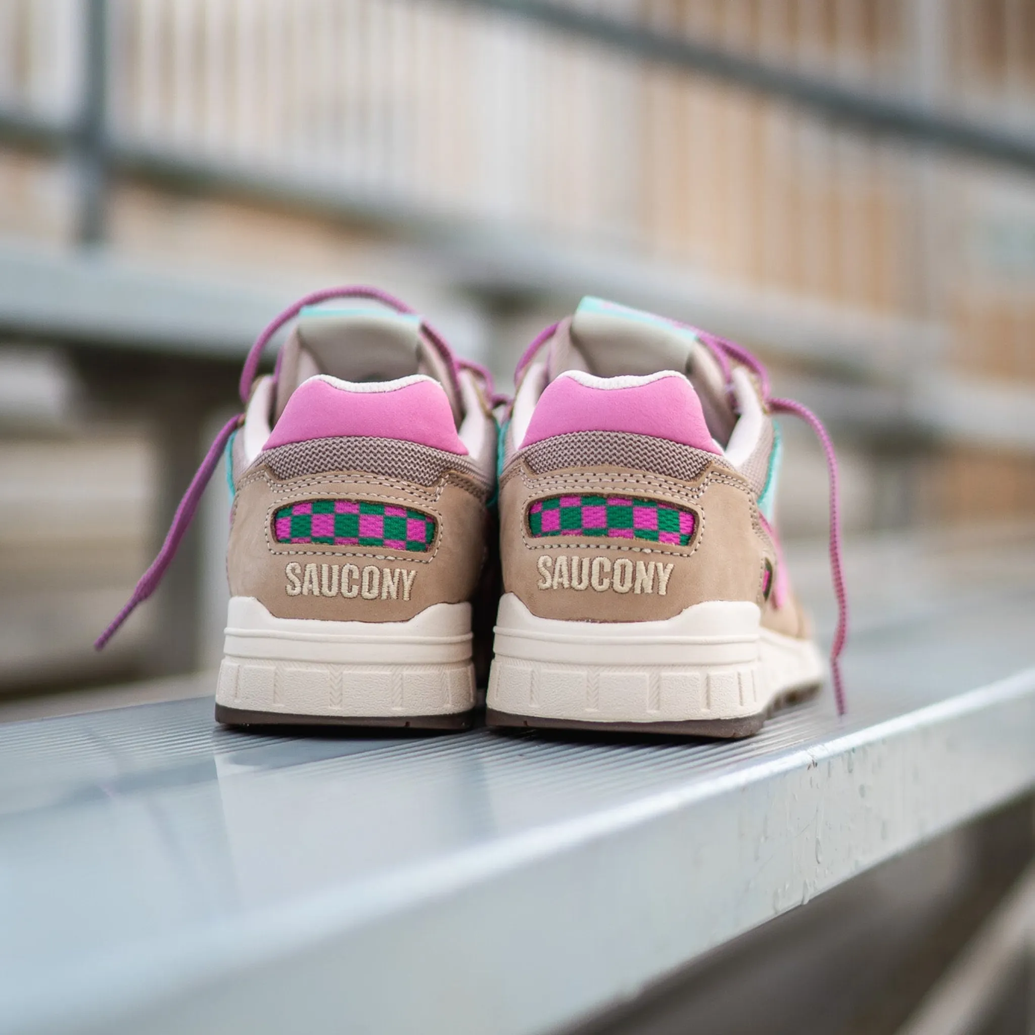 Ultimate Ease Saucony Shadow 5000 Earth Citizen (Gray/Pink)
