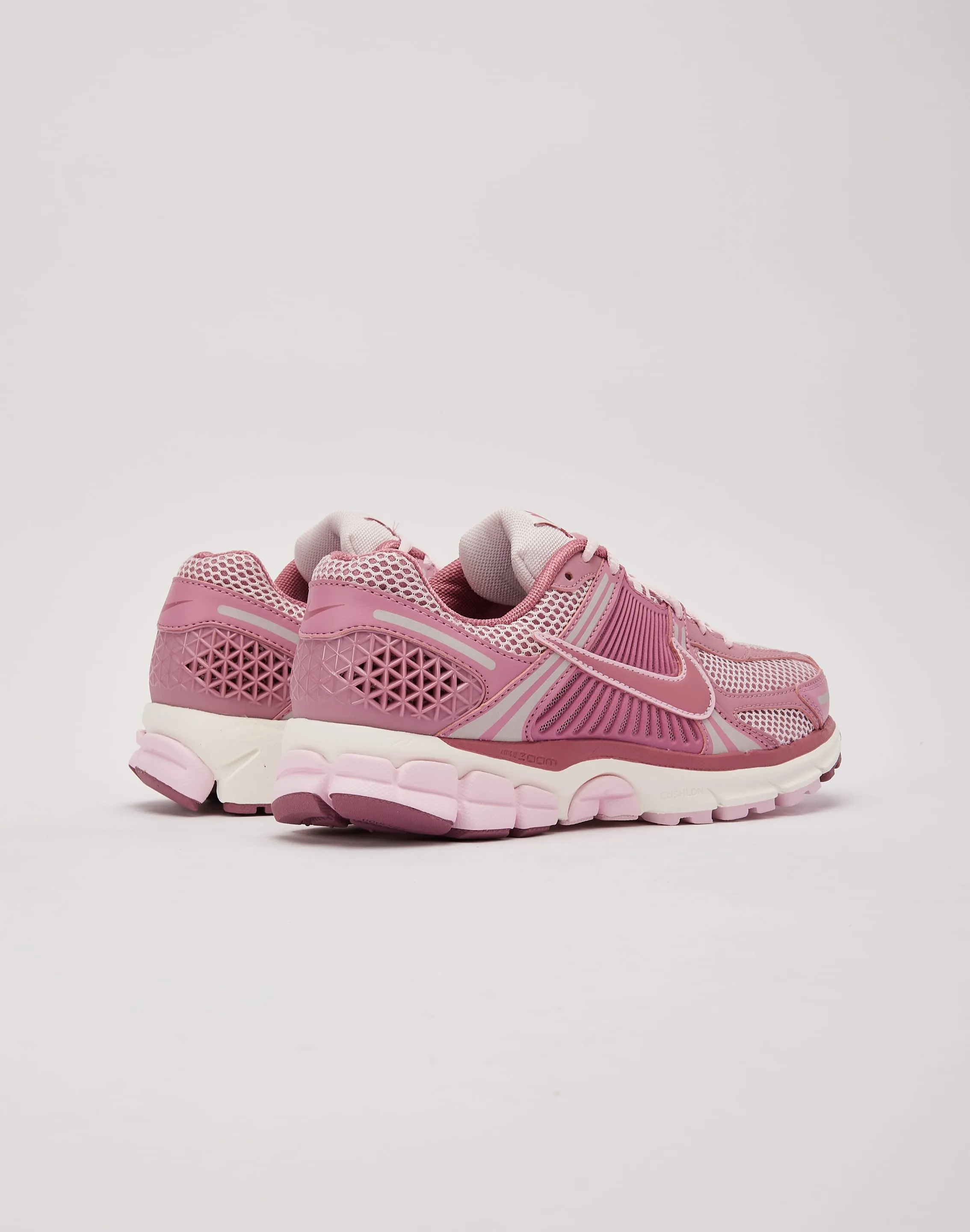 Adaptive Style High Mobility Nike Zoom Vomero 5