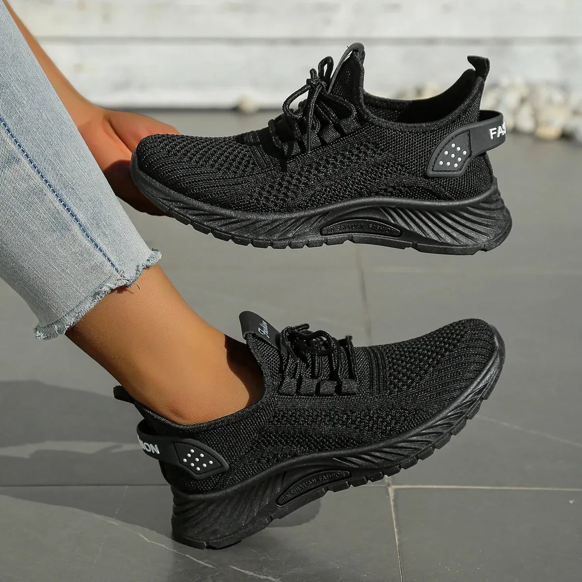 2025 new fashion leisure sports single shoes wholesale cross-border factory trend fly weaving women shoes casual sneaker Refined chic