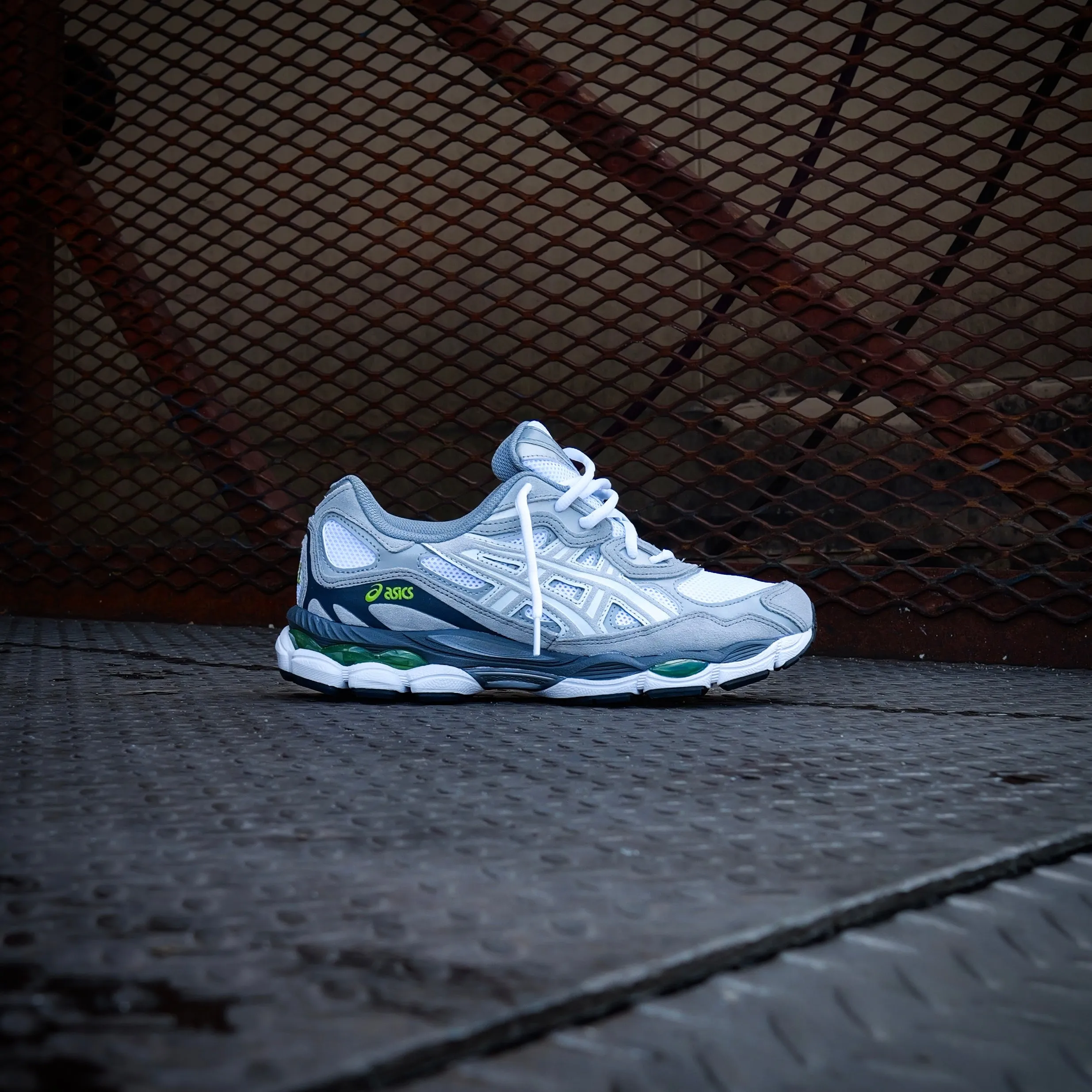 All-around comfort tight - fit Mens Asics Gel-NYC (White/Glacier Grey)
