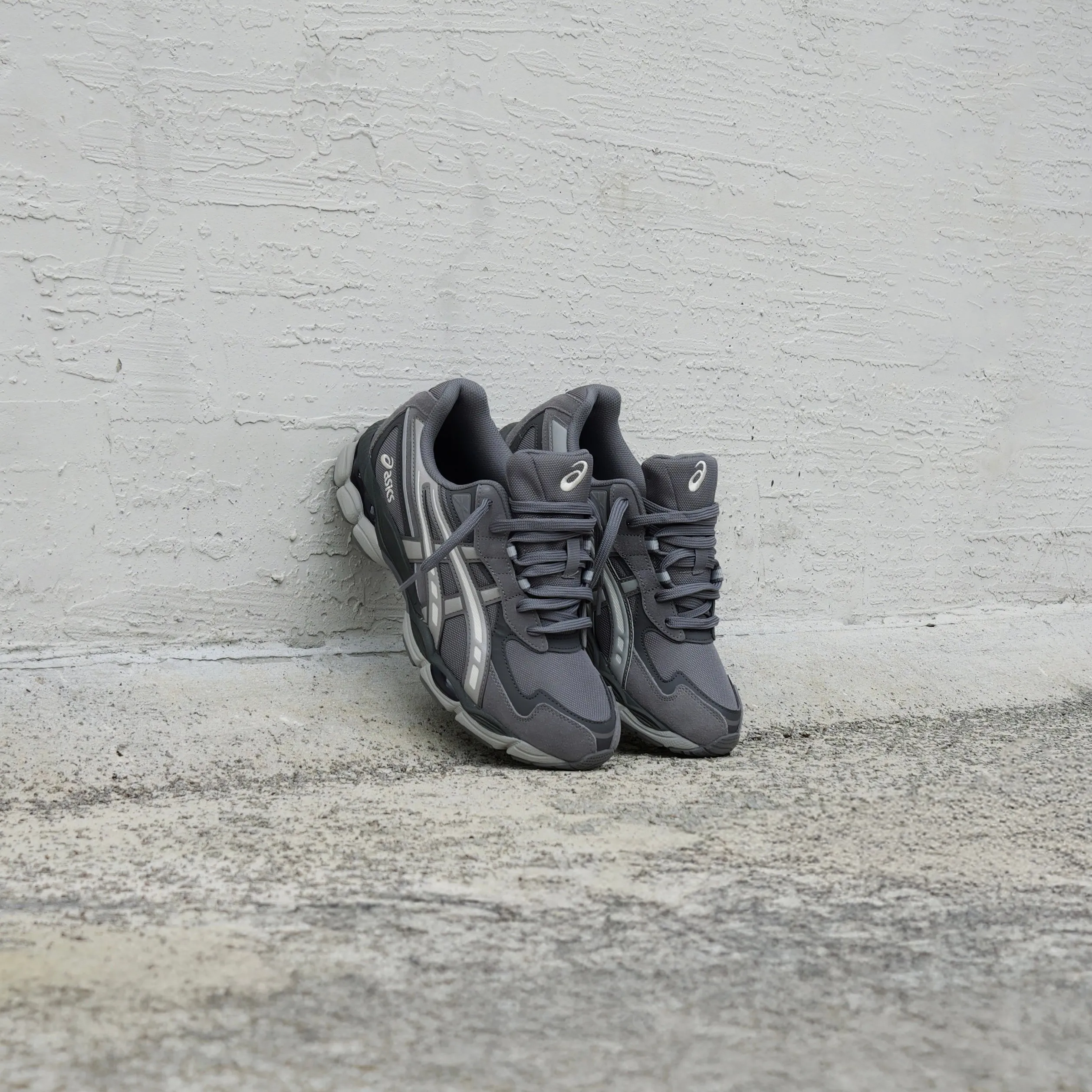 volleyball - style Bulky Mens Asics Gel-NYC 2055 (Carbon/Cement)