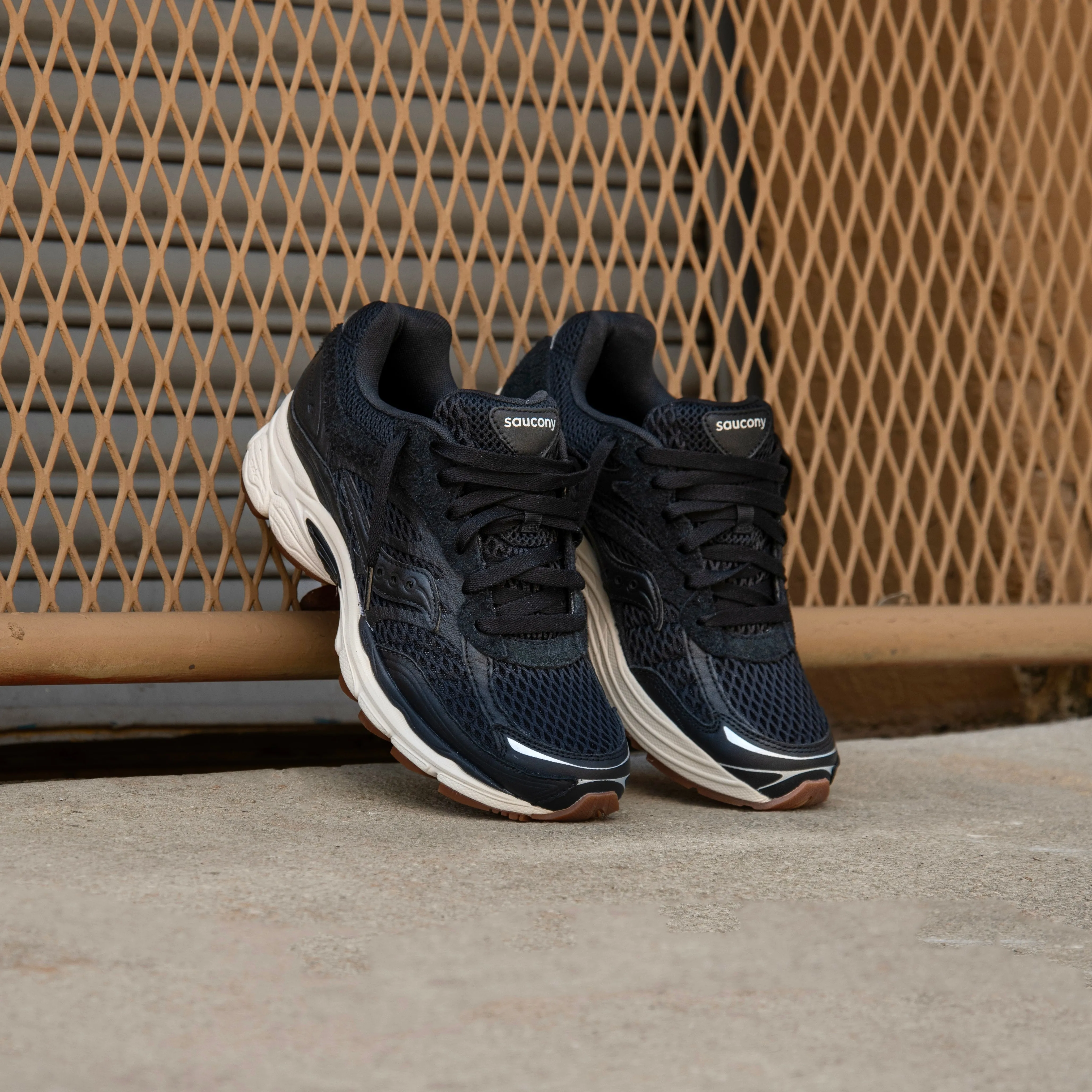 Mens Saucony ProGrid Omni 9 (Crafted Black) trendy teenagers thrilling
