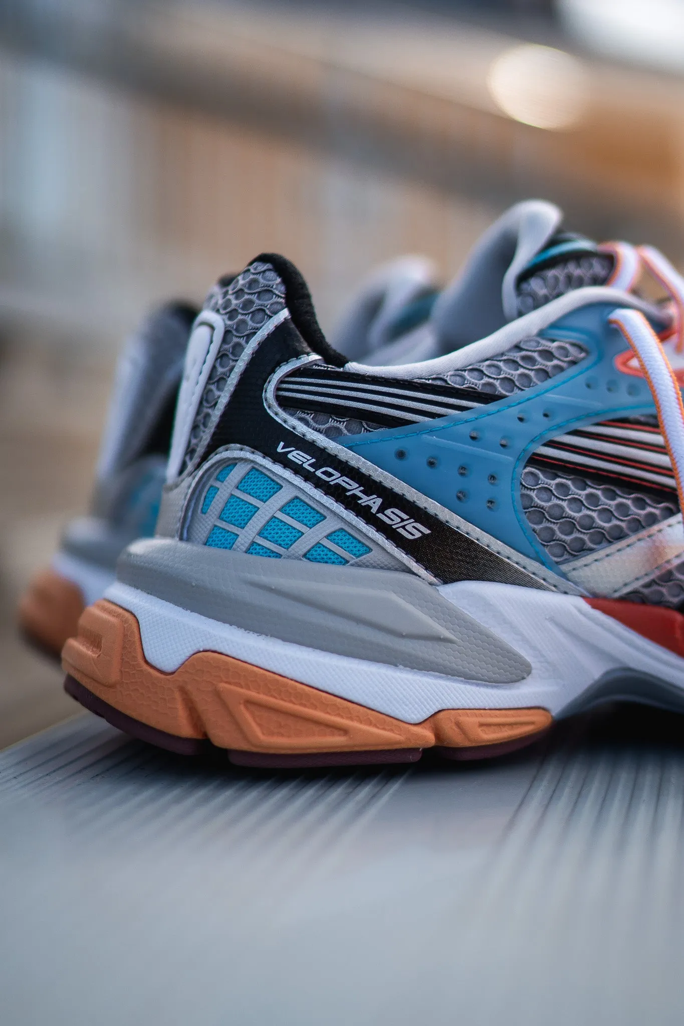 weekend adventurers Mens Puma Velophasis Phased (Cool Grey/Chili Powder)