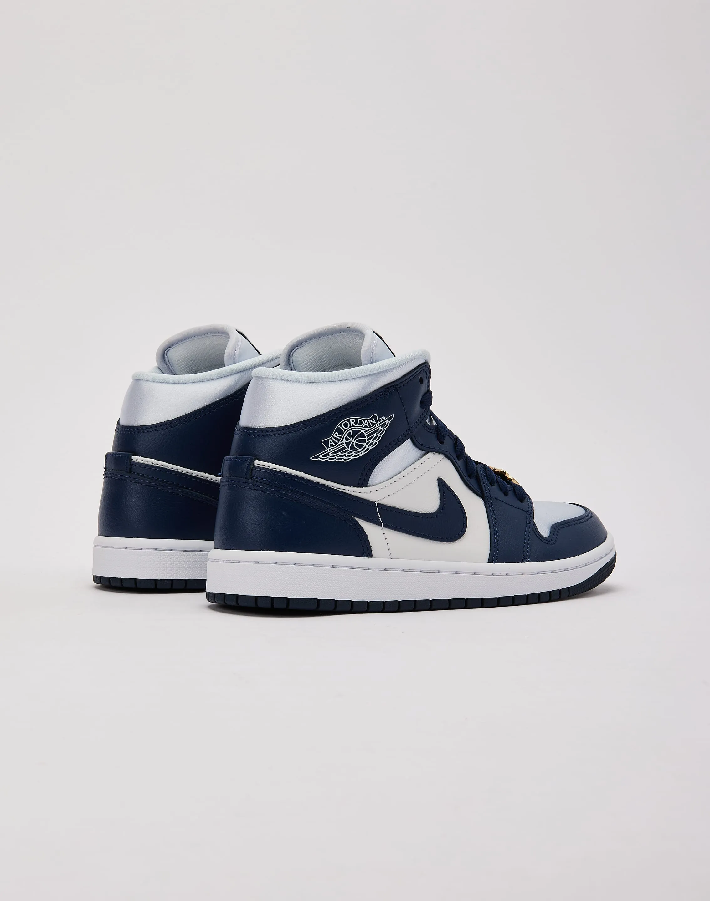 Street Movement Sleek Style Jordan Air Jordan 1 Mid SE