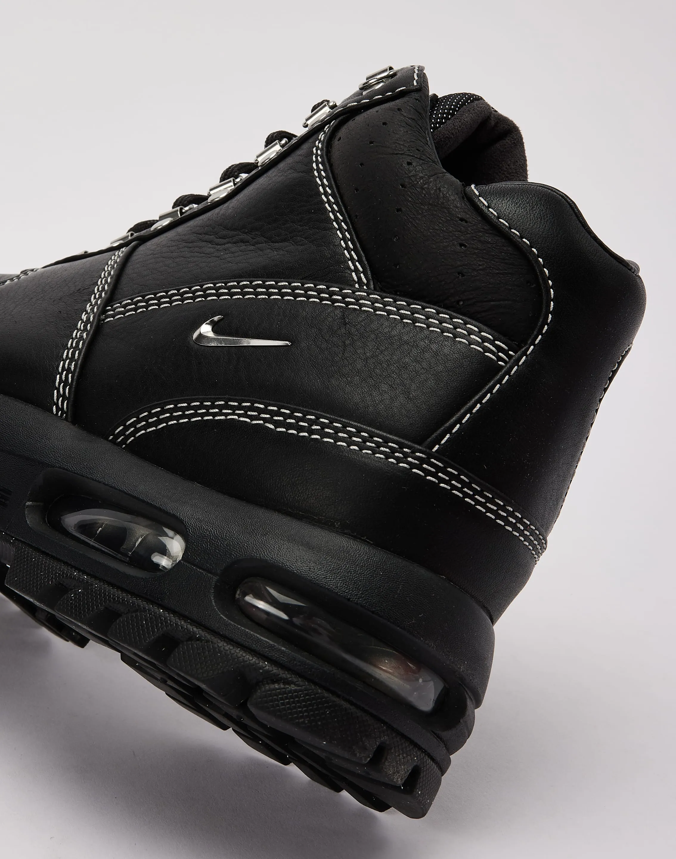 Smooth Motion Zip Up Style Nike Air Max Goadome PRM