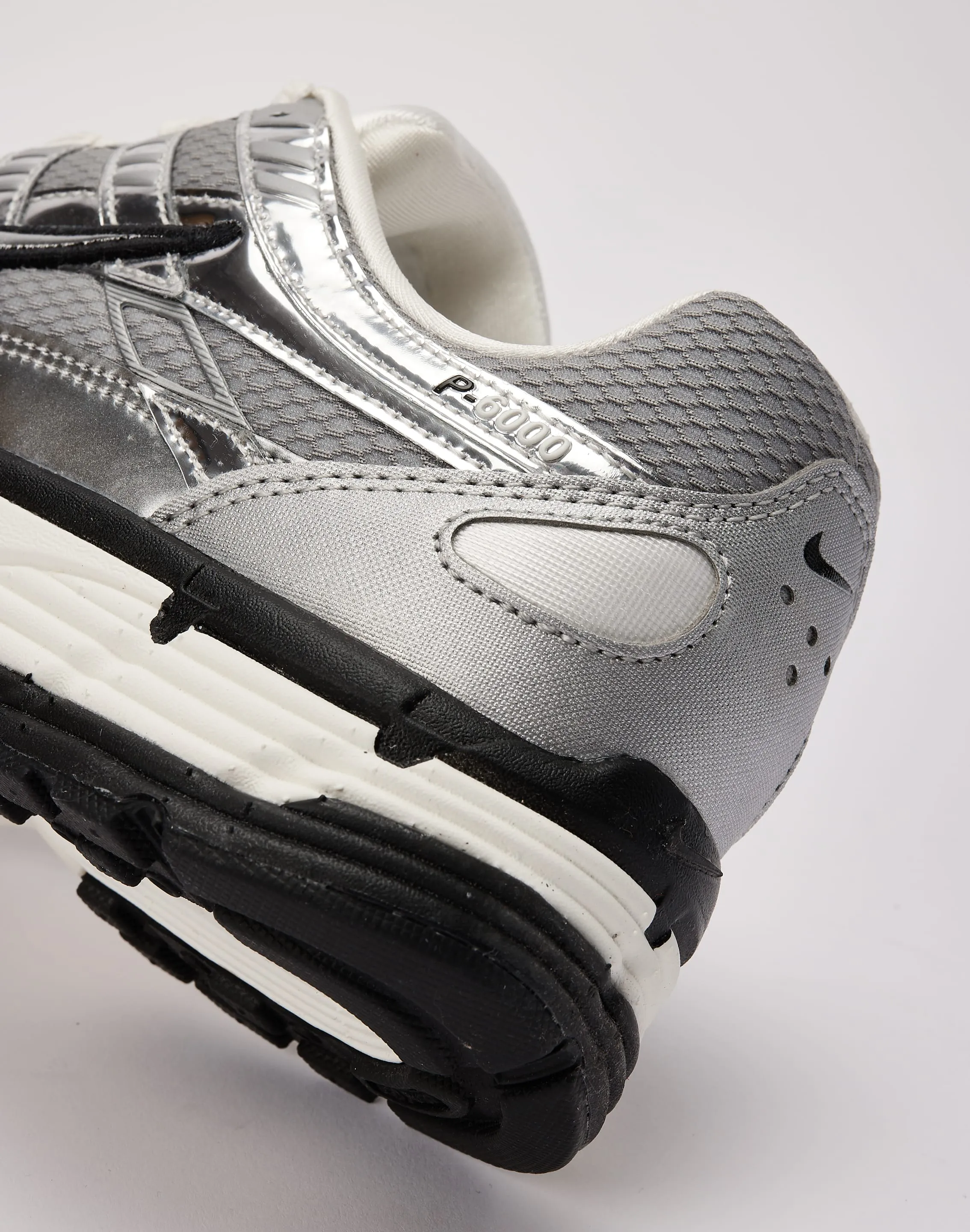 Nike P-6000 Office Friendly Mid Top