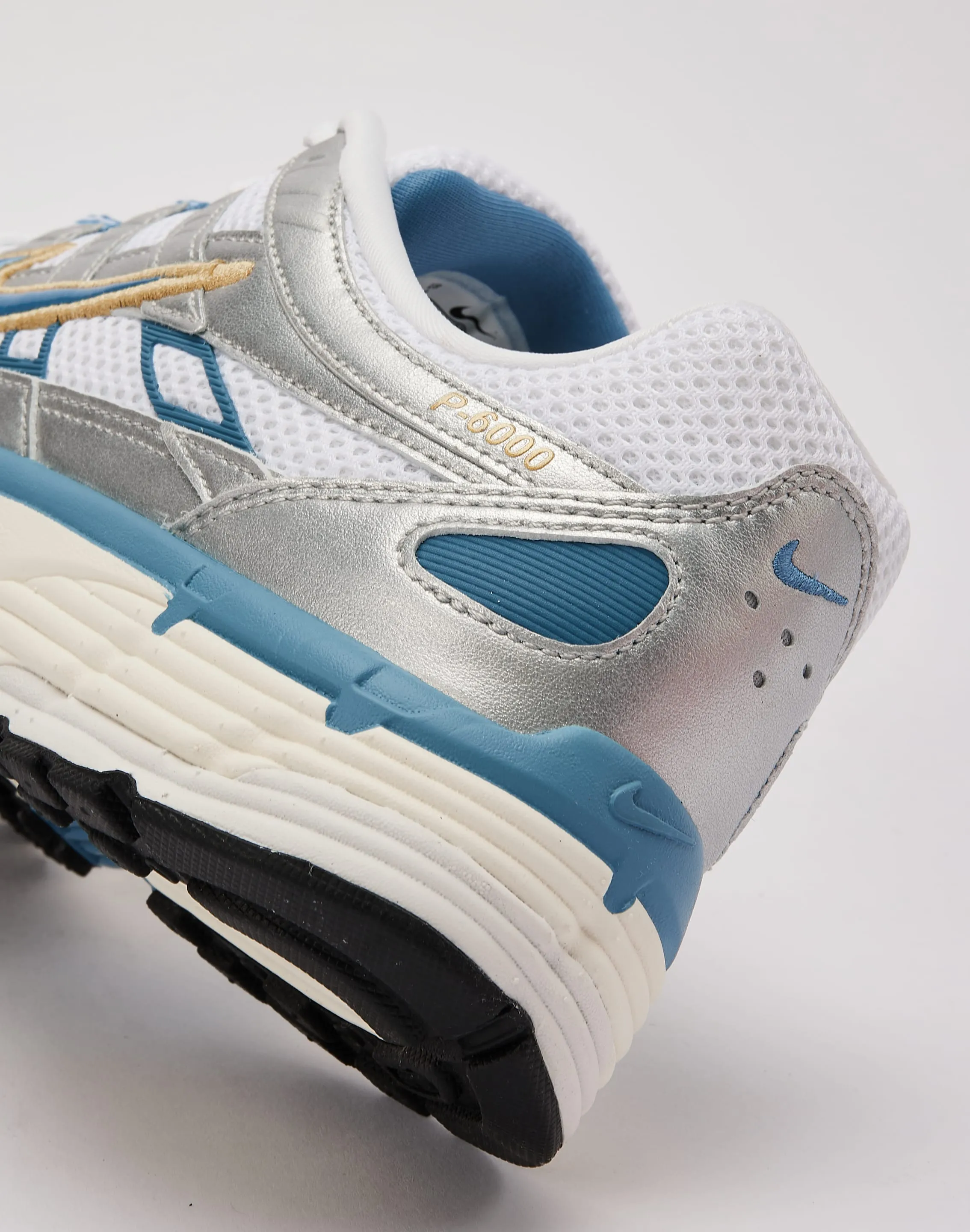 Minimal Comfort Compression Fit Nike P-6000