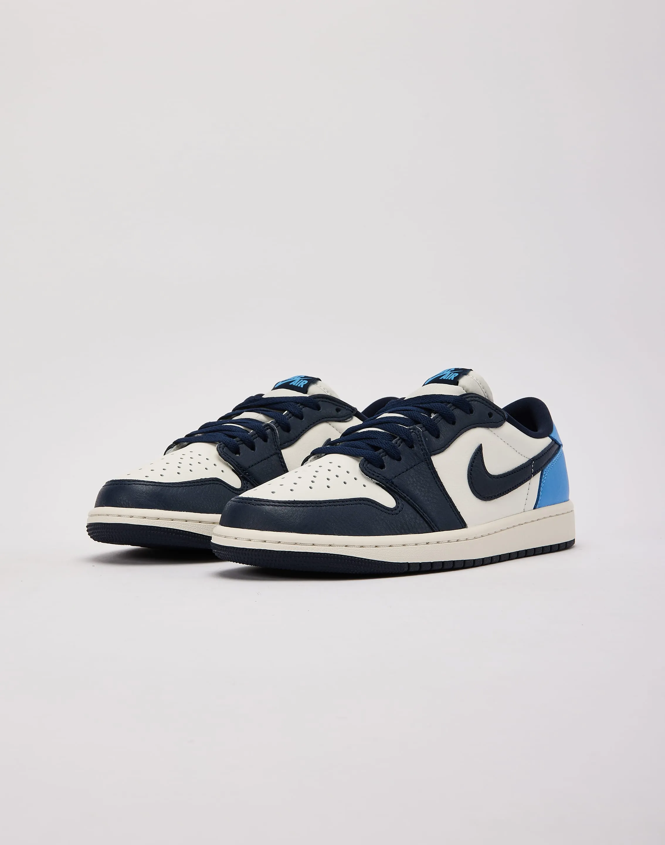 On Foot Jordan Air Jordan 1 Retro Low OG 'Obsidian'