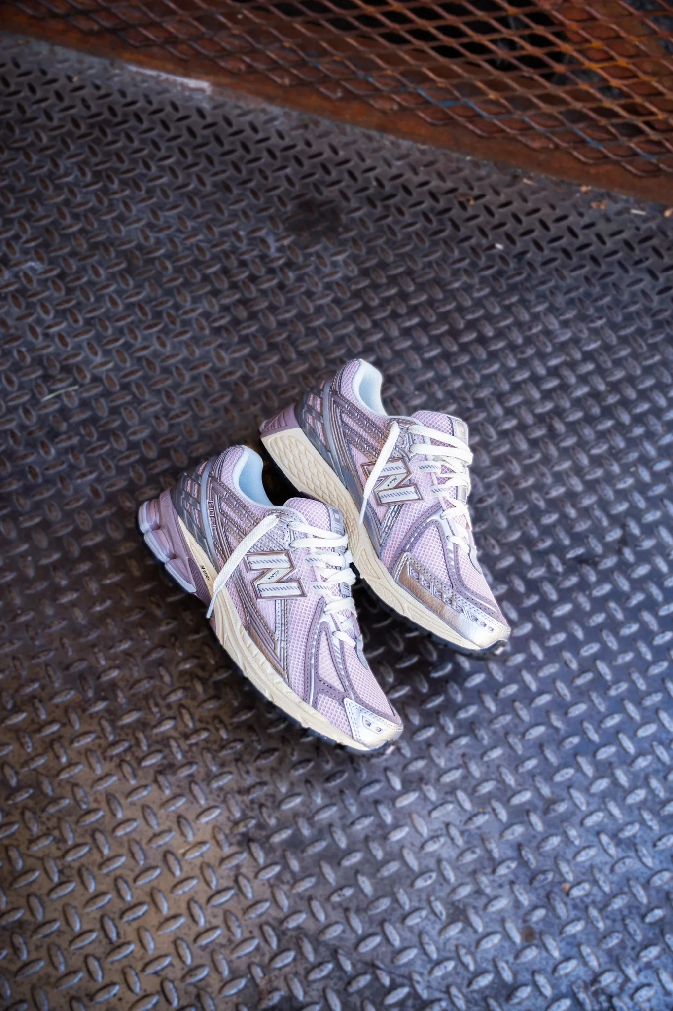 Mens New Balance 1906R (Silver/Pink) - U1906RNF Refined Ease