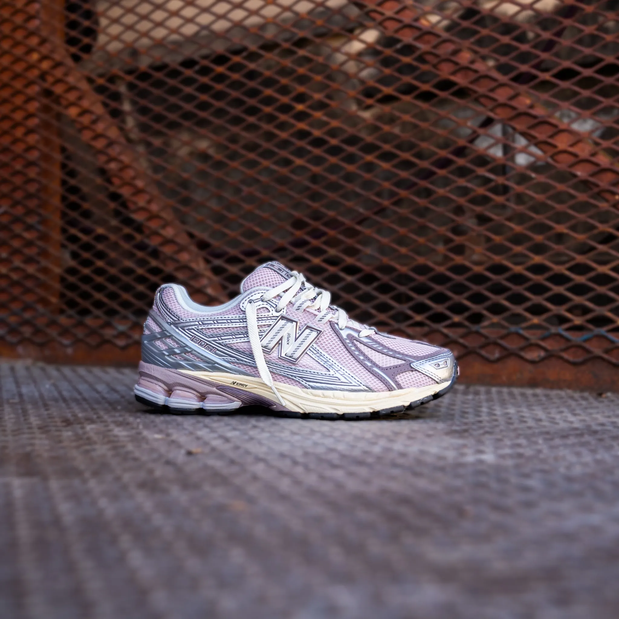 Mens New Balance 1906R (Silver/Pink) - U1906RNF weekenders - specific features Upgraded wear