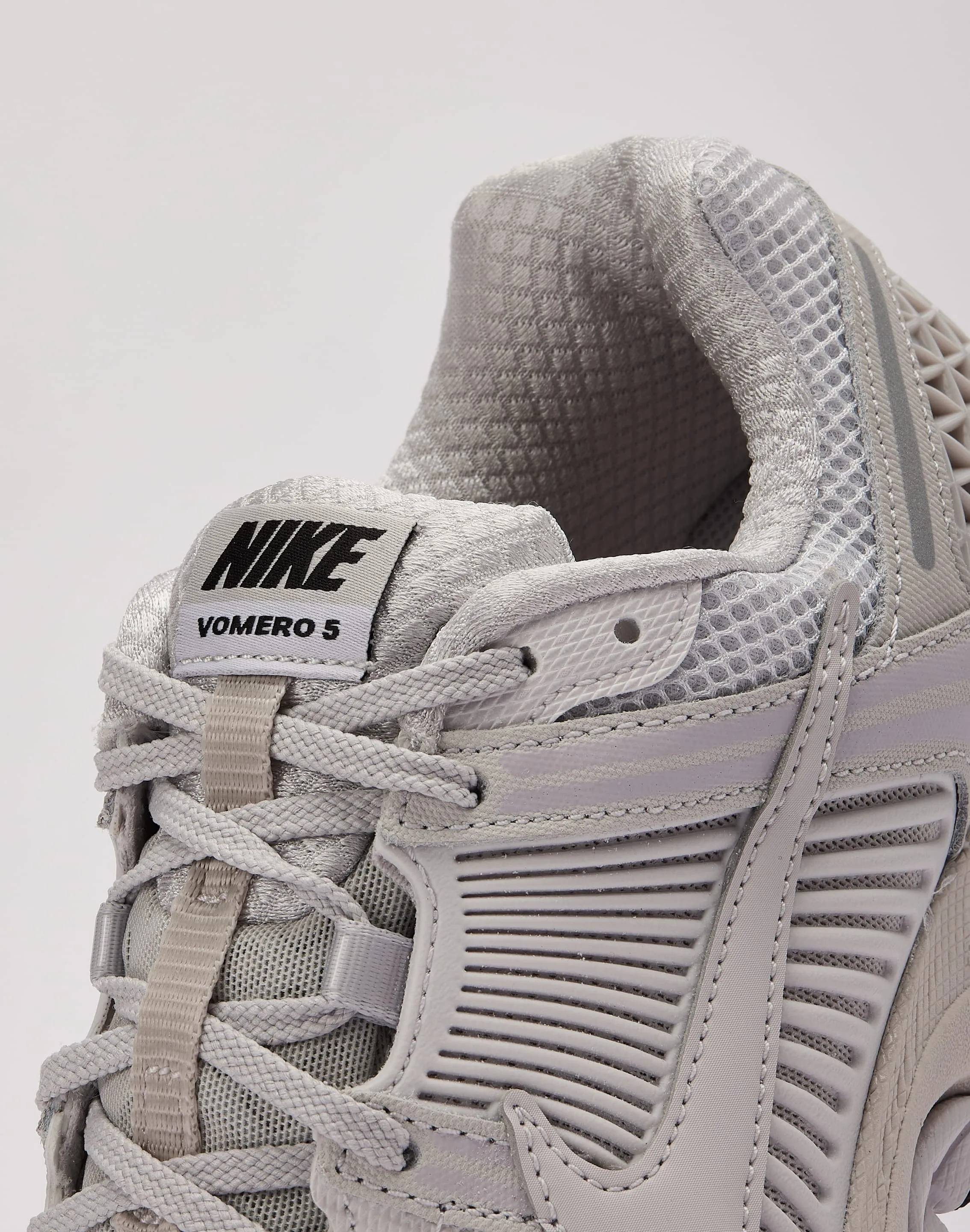 Agility Step Nike Zoom Vomero 5