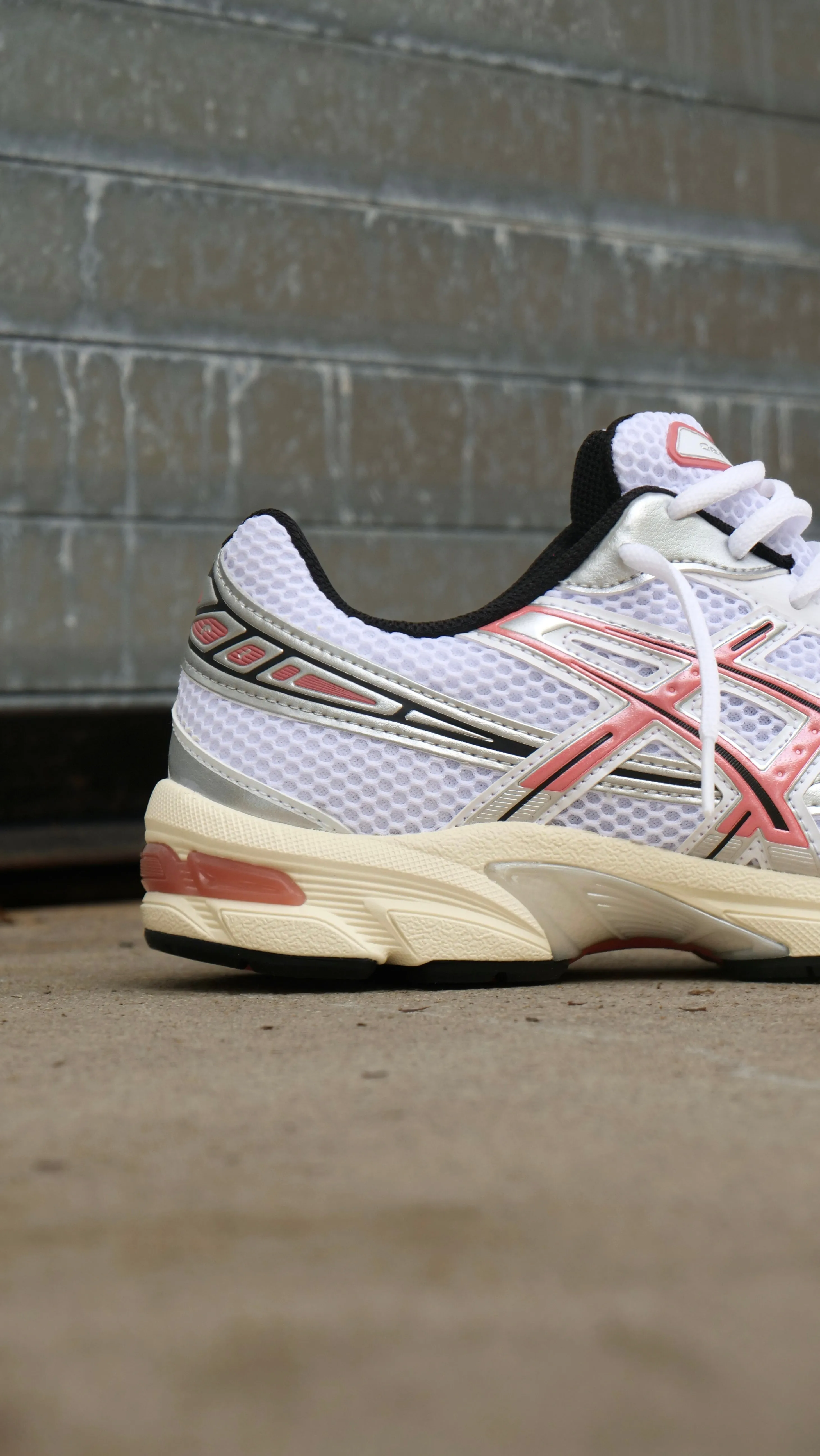 satisfying strap - on style Mens Asics Gel-1130 (White/Desert Red)