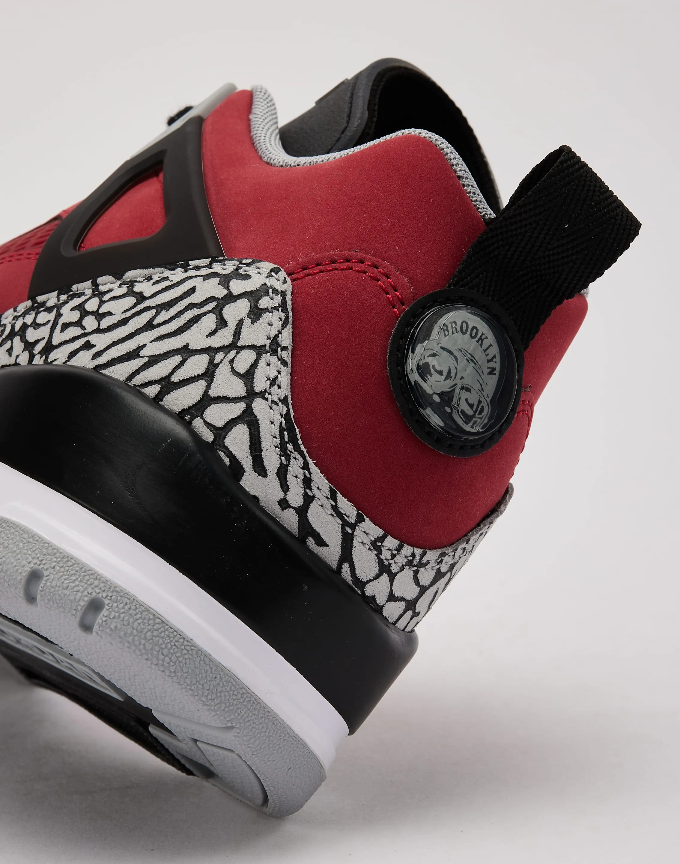 Jordan Spizike Low Hold Hike Modern Fit