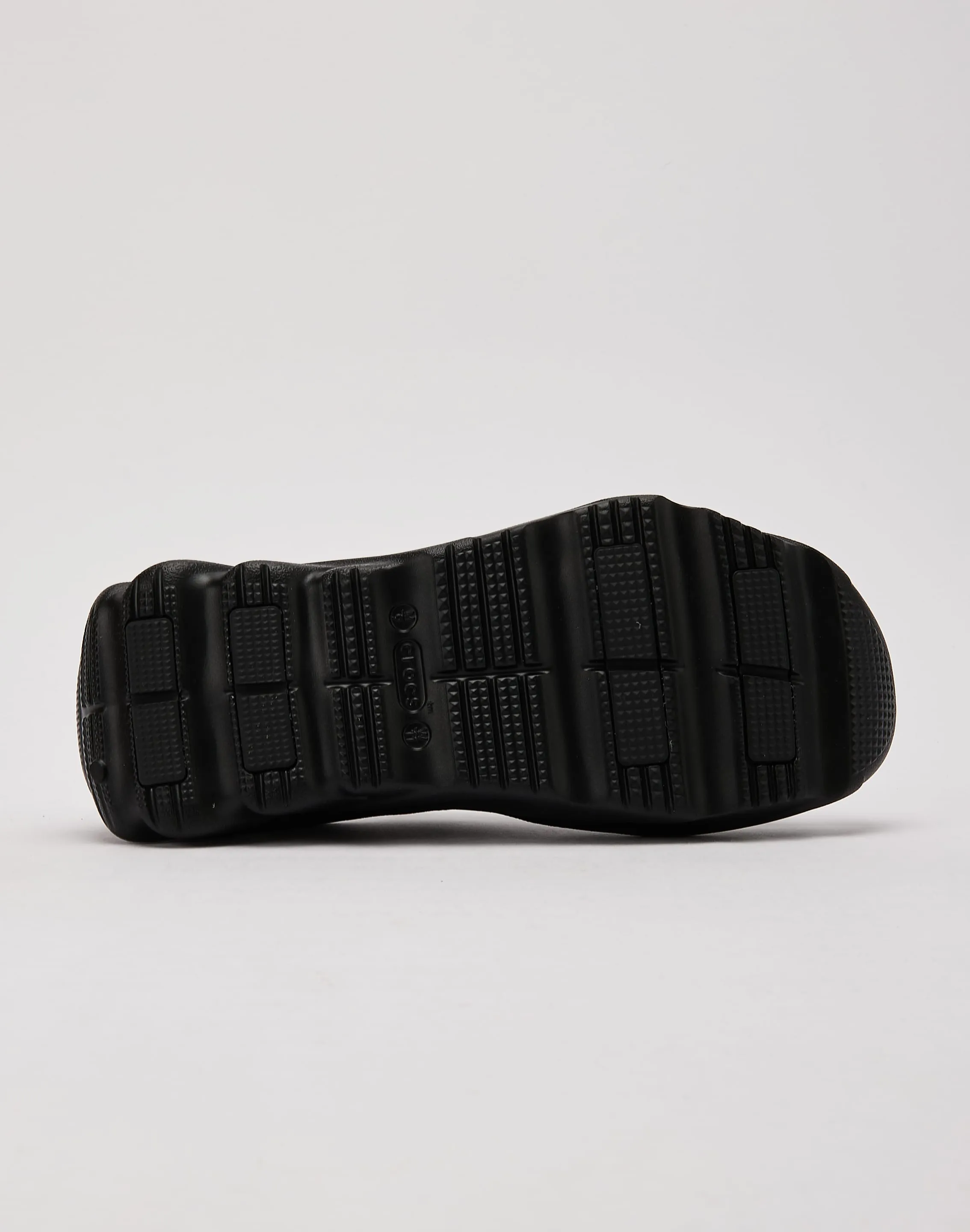 Airy Touch Fun Hike Crocs Echo Surge