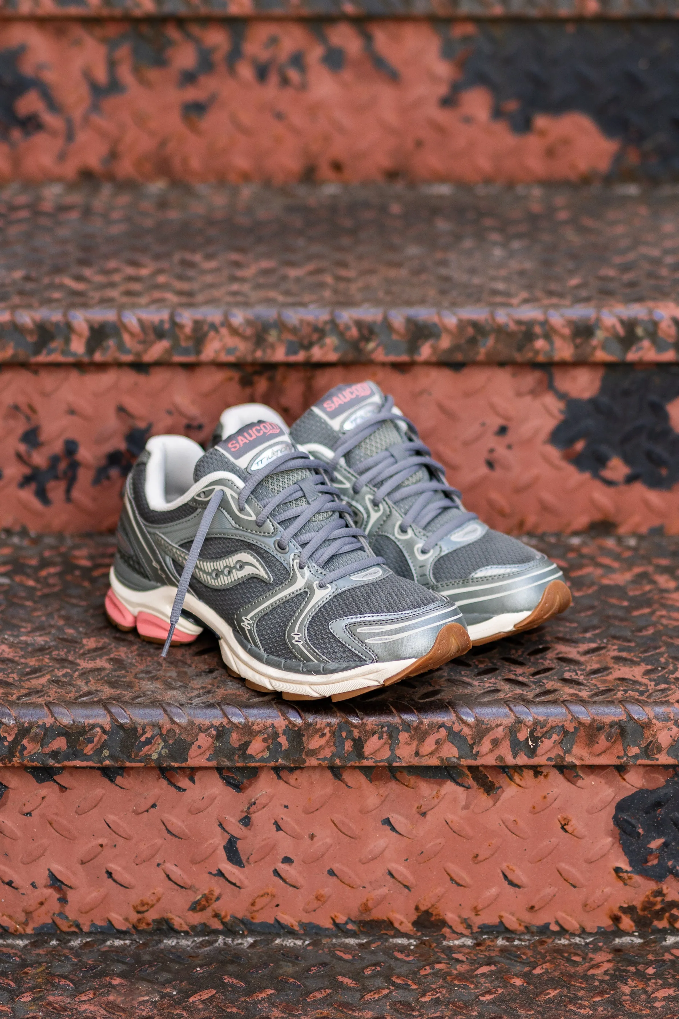 Designer breathable insole Mens Saucony ProGrid Triumph 4 (Agave/Peach)
