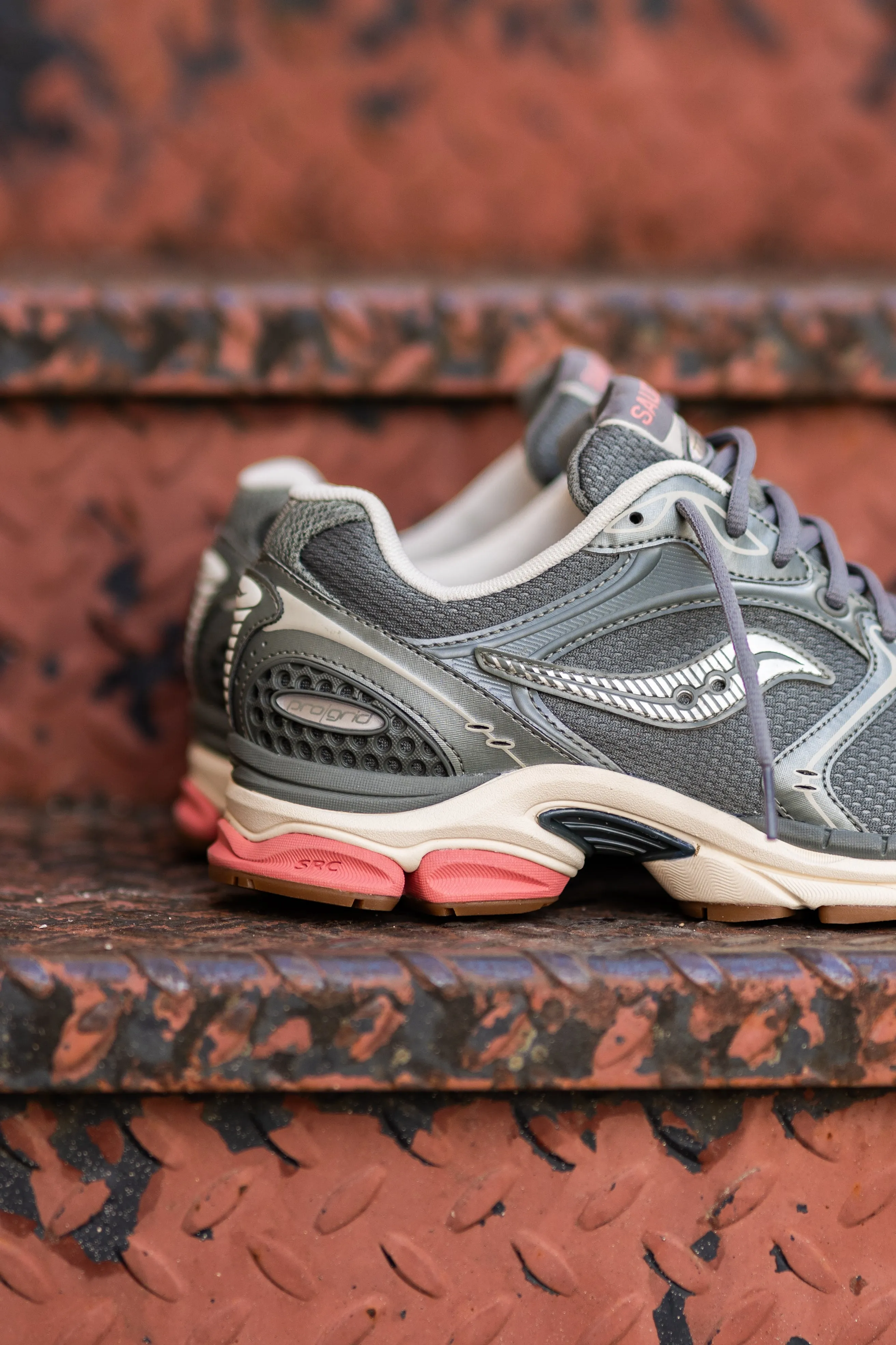 stylish men's options Mens Saucony ProGrid Triumph 4 (Agave/Peach)