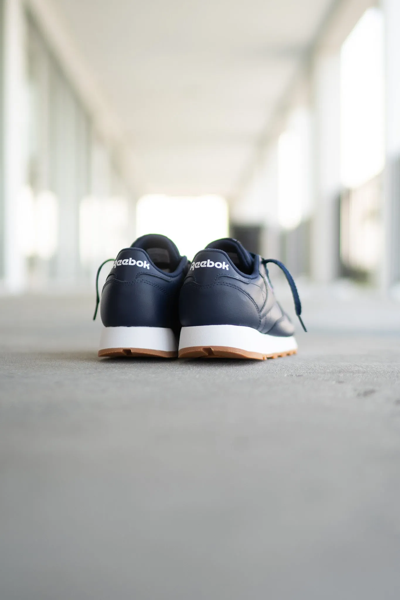 Flexible stability Men's Reebok Classic Leather (Vector Navy/White)