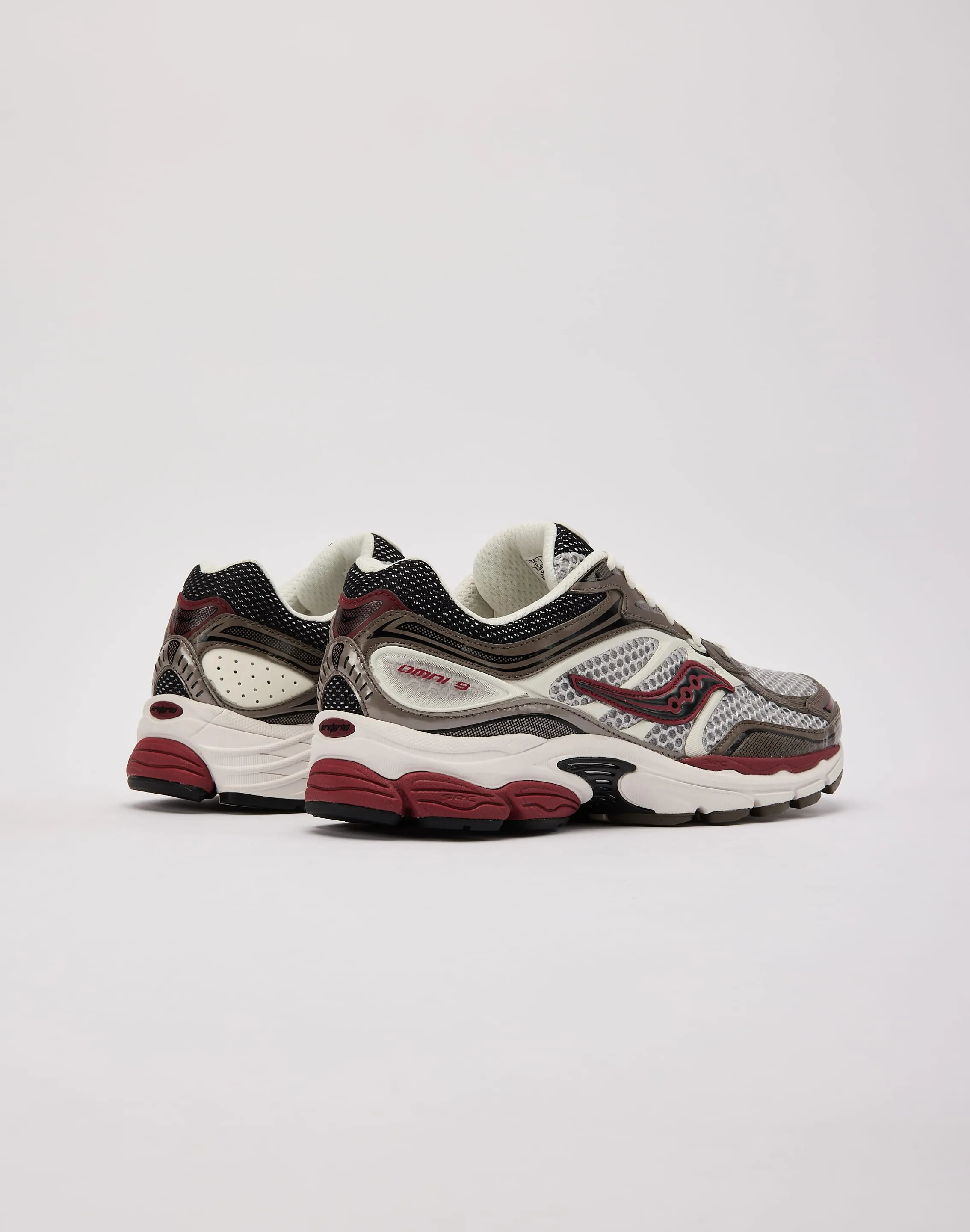 Airport Travel Saucony ProGrid Omni 9