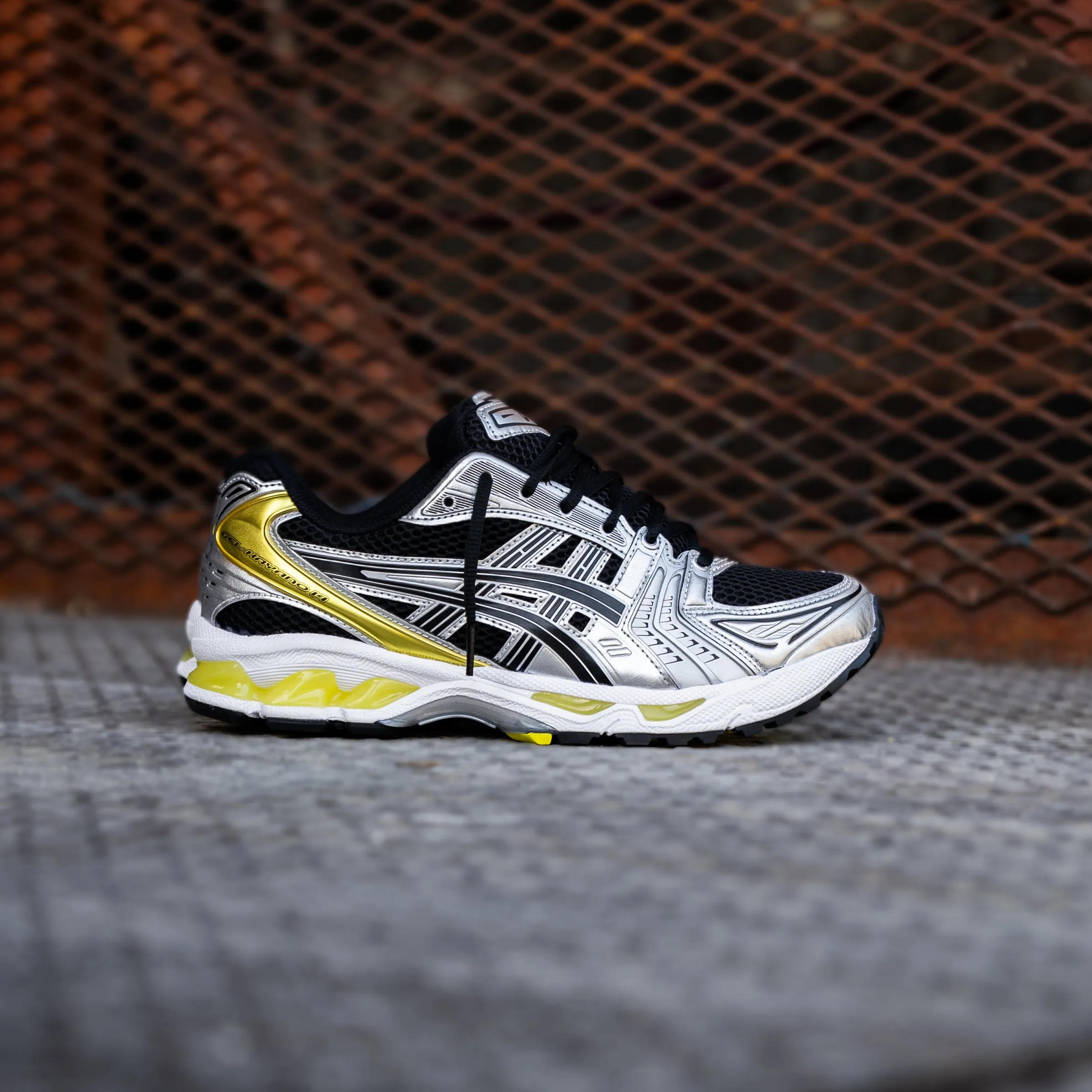 traction - reliability - level Roomy Mens Asics Gel Kayano 14 (Black/Lemon Spark)