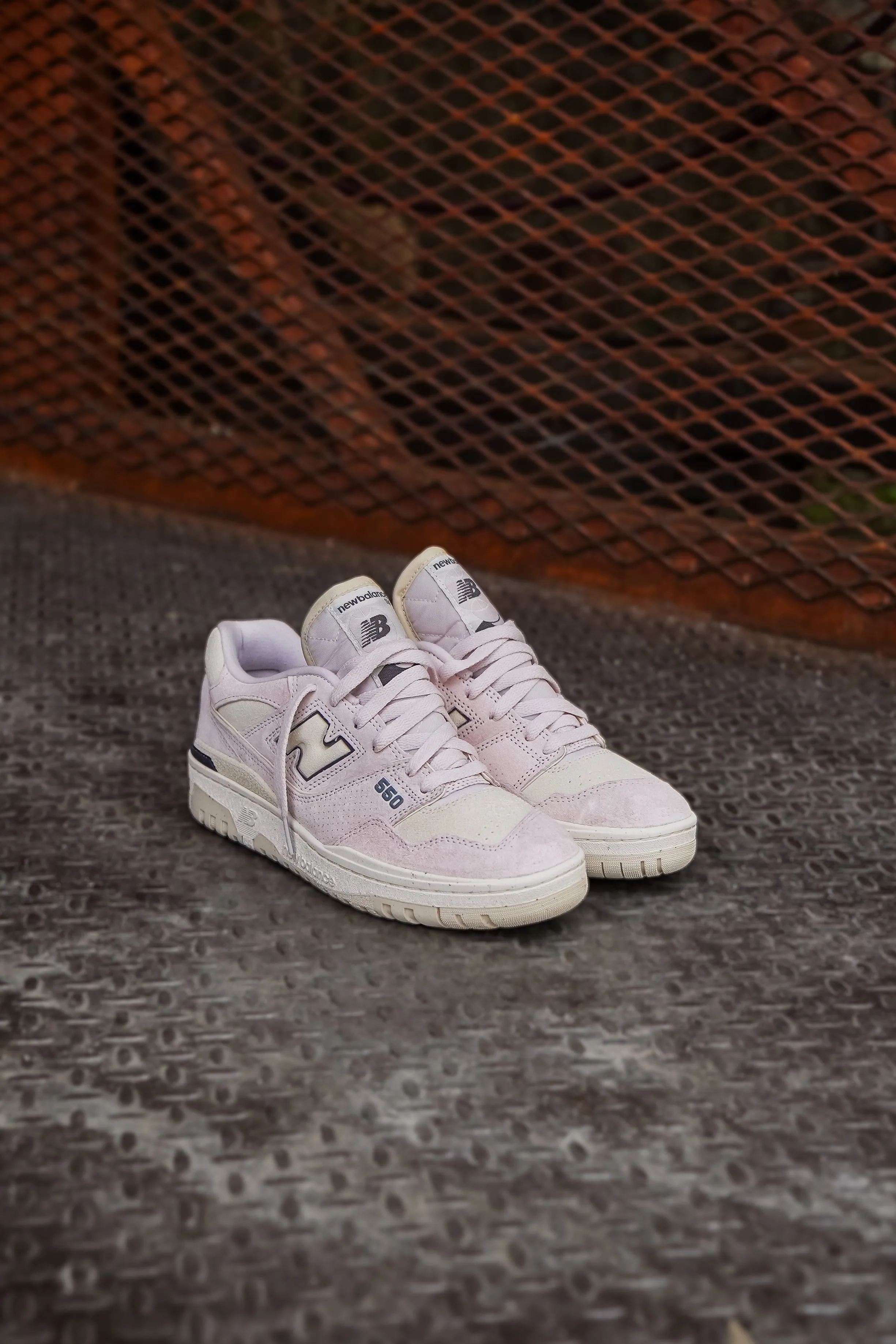 Elegant Mood Women's New Balance 550 (Beige/Pink) - BBW550RC