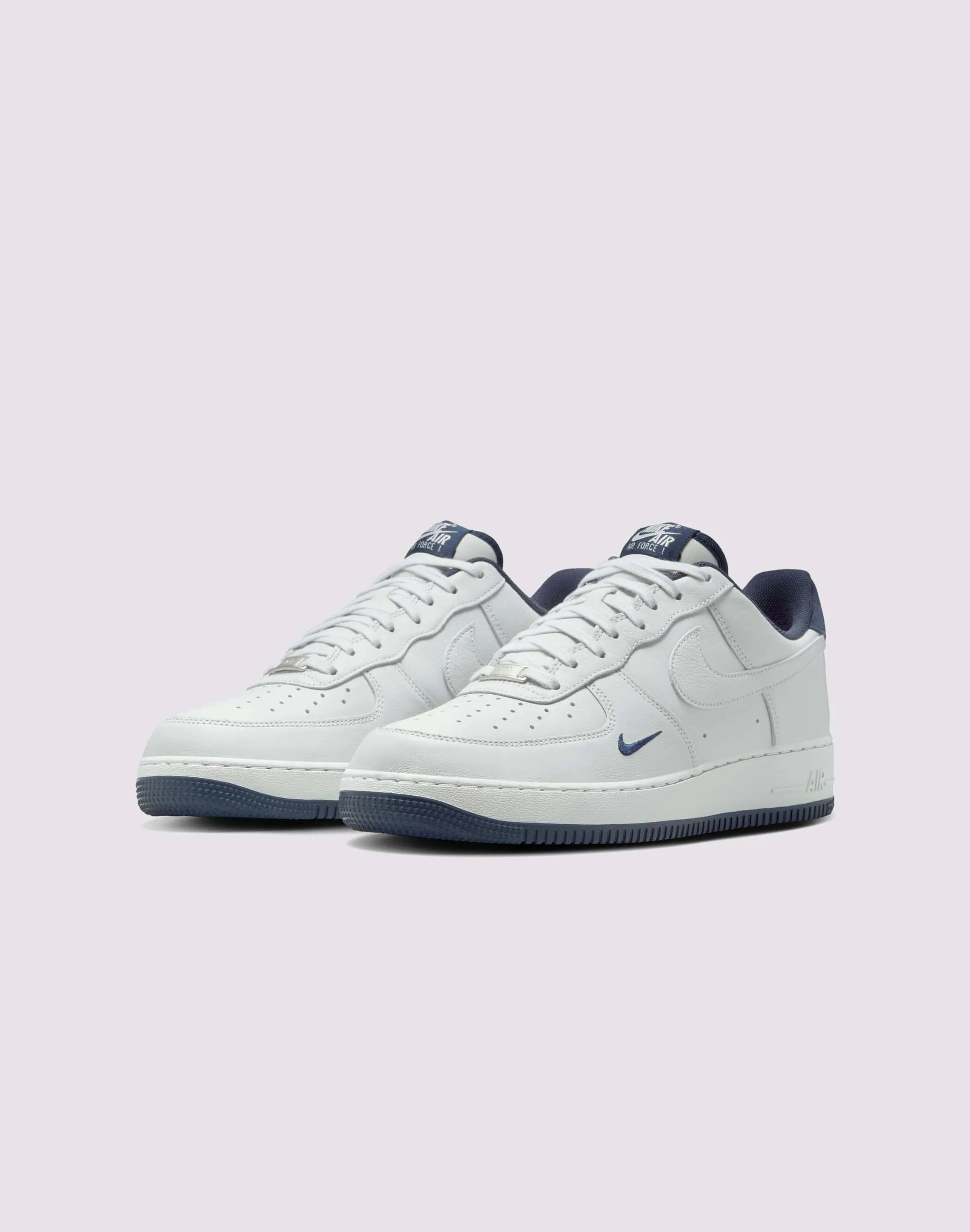 Route Walk Everyday Wearability Nike Air Force 1 '07 LV8