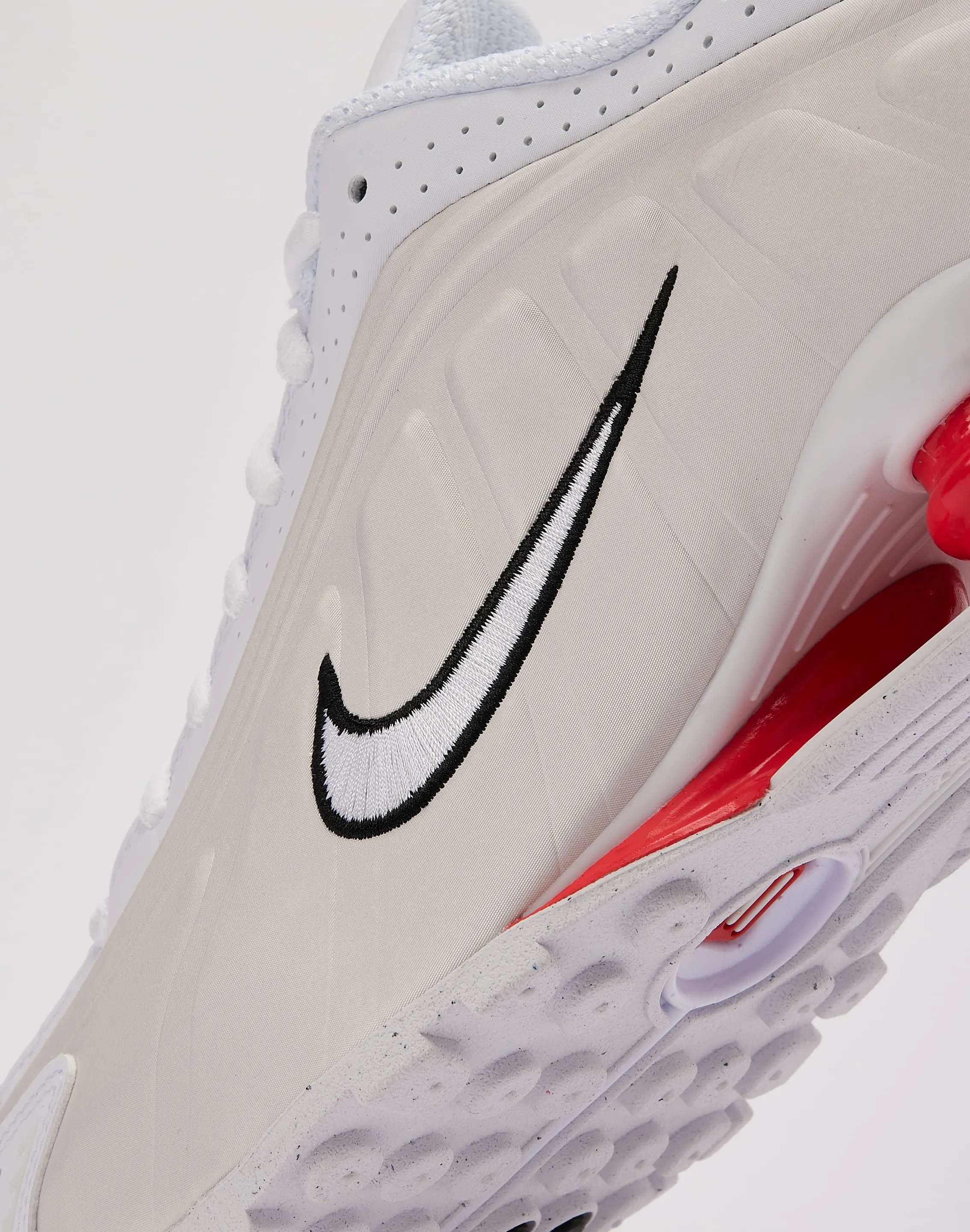 Responsive Control Nike Shox R4