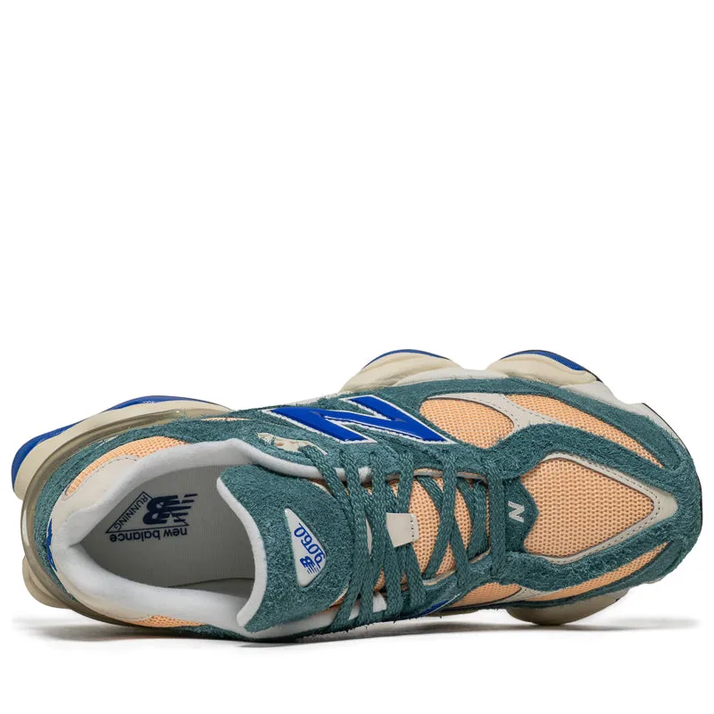 daytime running shoes New Balance 9060 - New Spruce/Peach Blossom