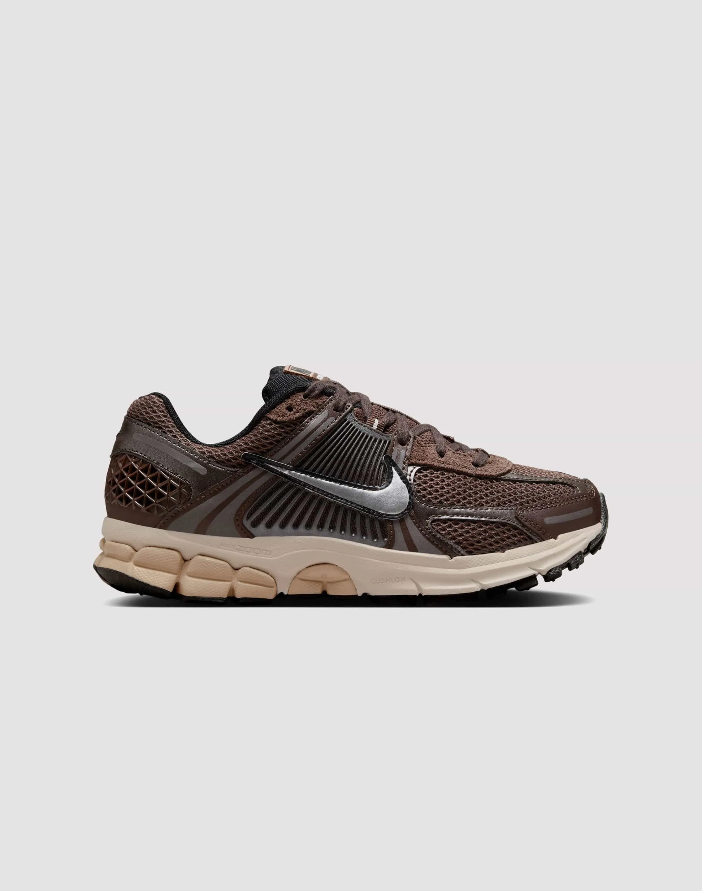 Ultra Cushion All-day style Nike Zoom Vomero 5 "Baroque Brown/Chrome/Lt Orewood Brn/Hemp"