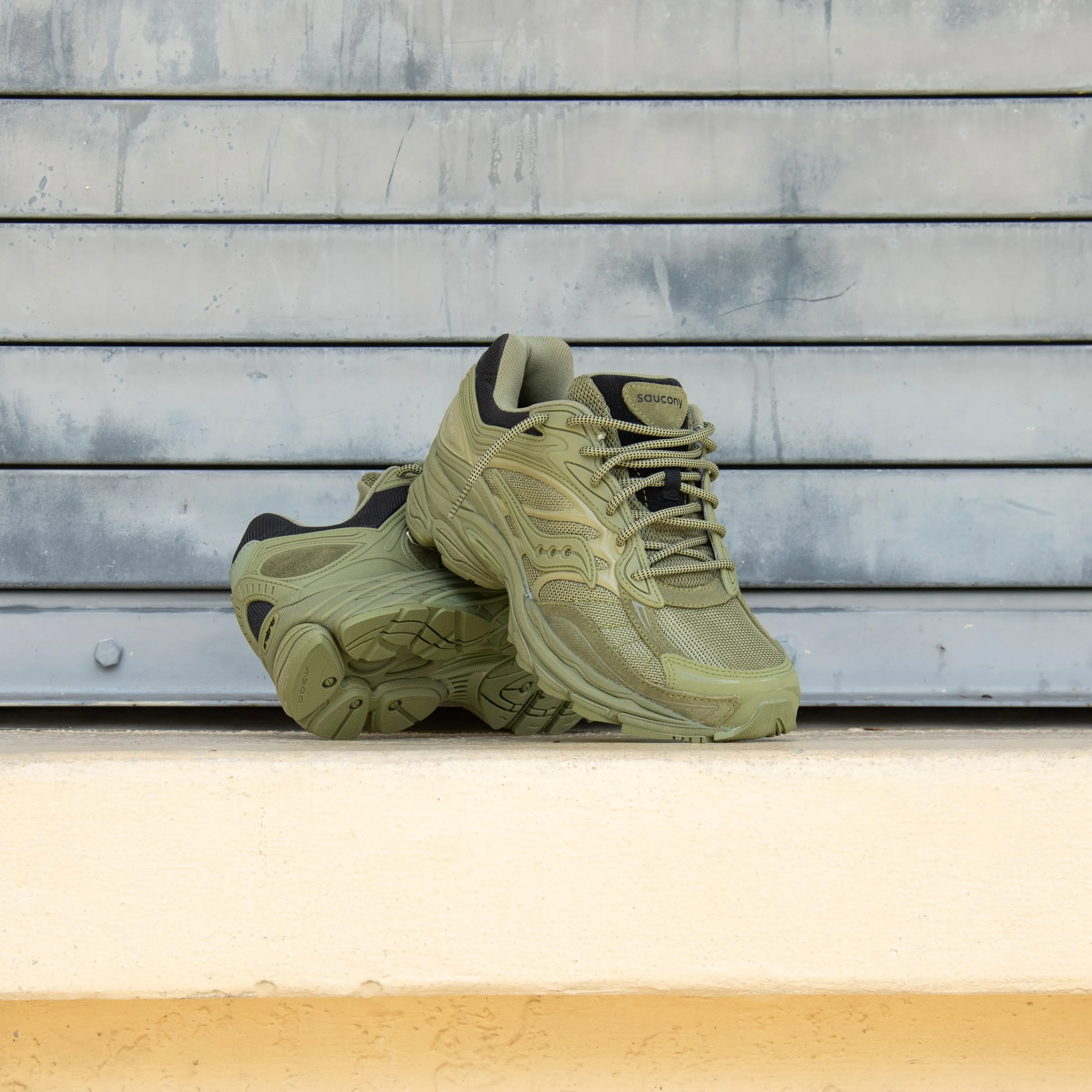 Mens Saucony ProGrid Omni 9 (Green/Vert) men's small