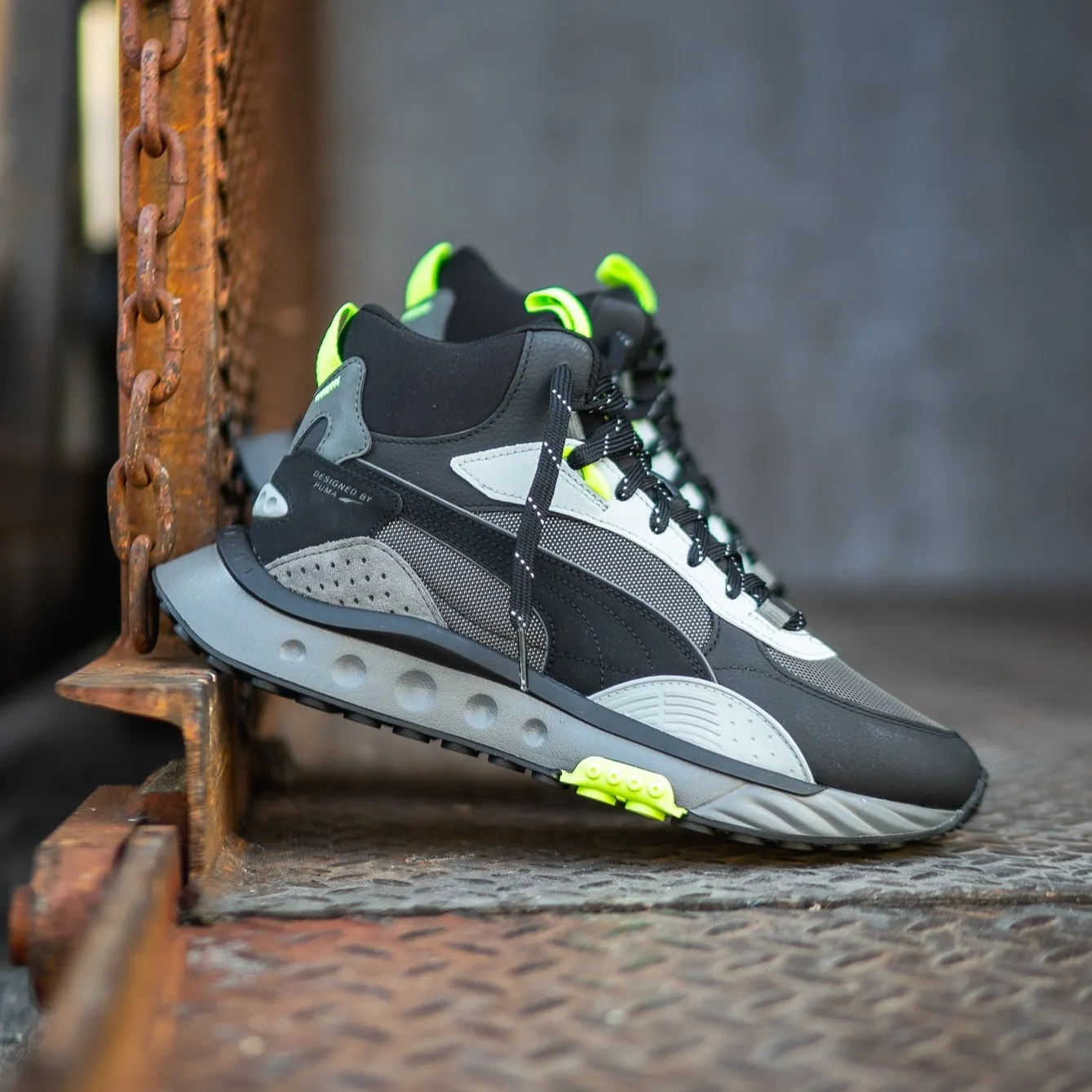Puma Wild Rider Mid WS (Puma Black/Volt) Plush traction Strap